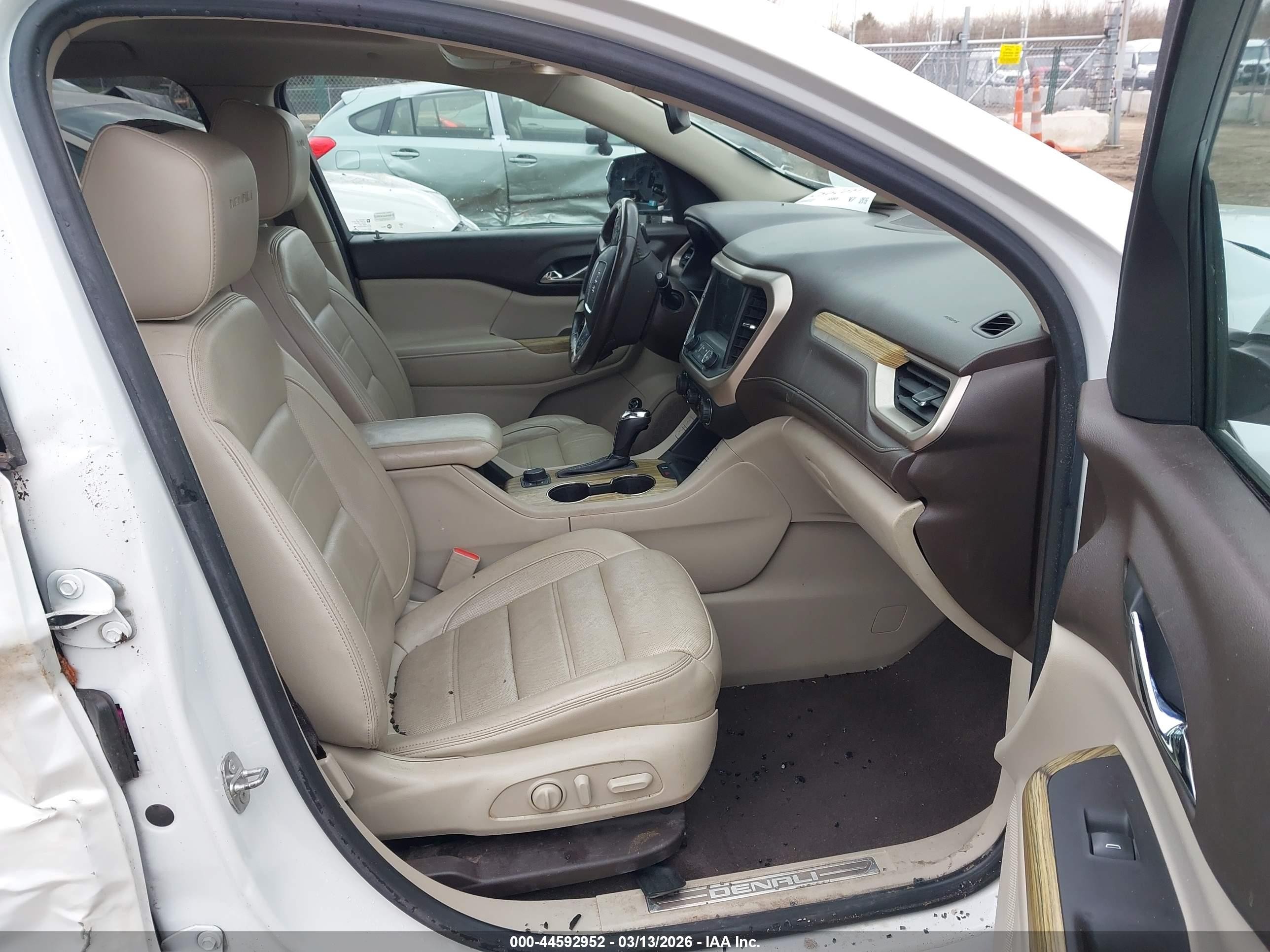 2018 Gmc Acadia Denali White vin: 1GKKNXLS1JZ166951