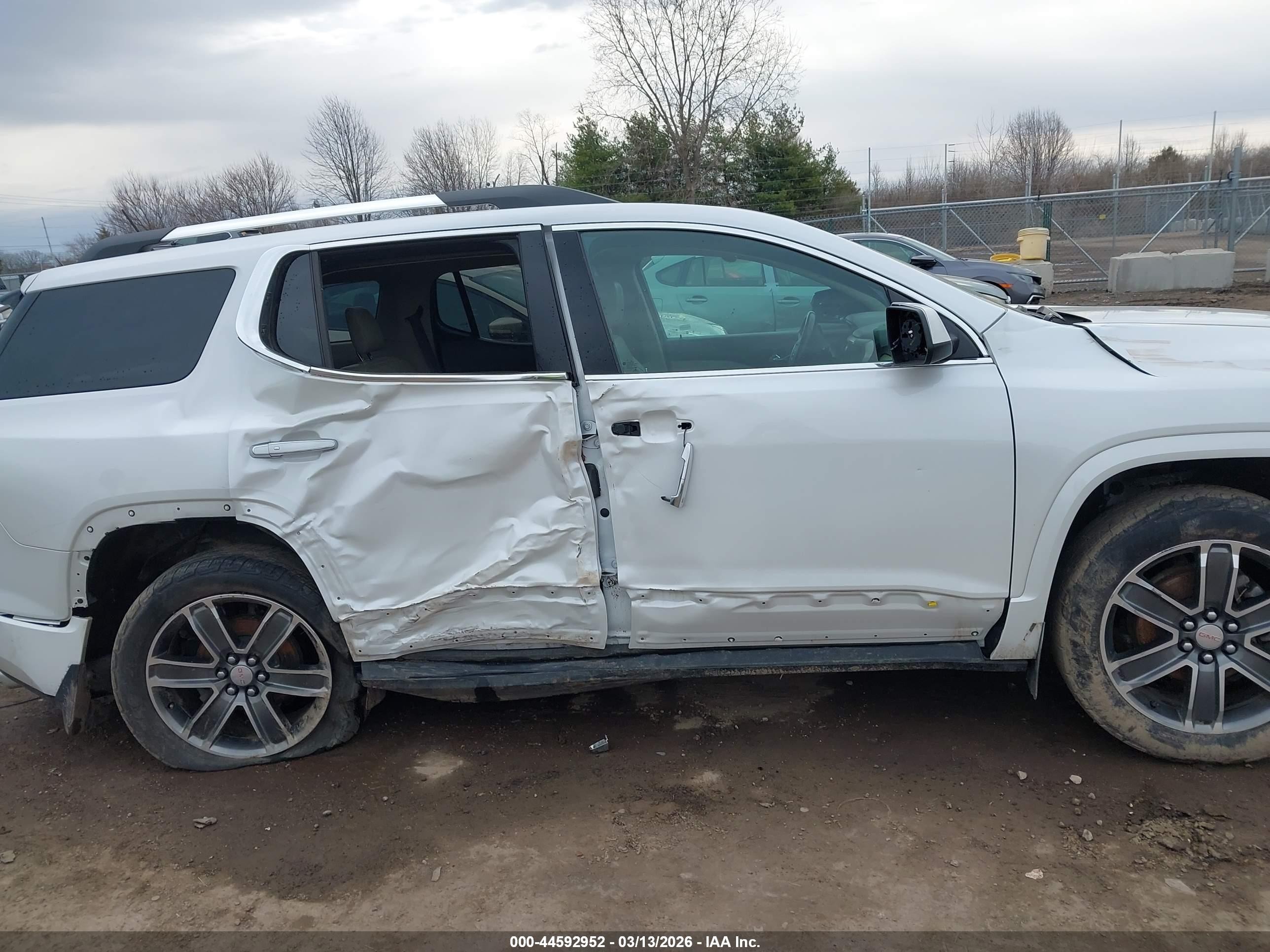 2018 Gmc Acadia Denali White vin: 1GKKNXLS1JZ166951