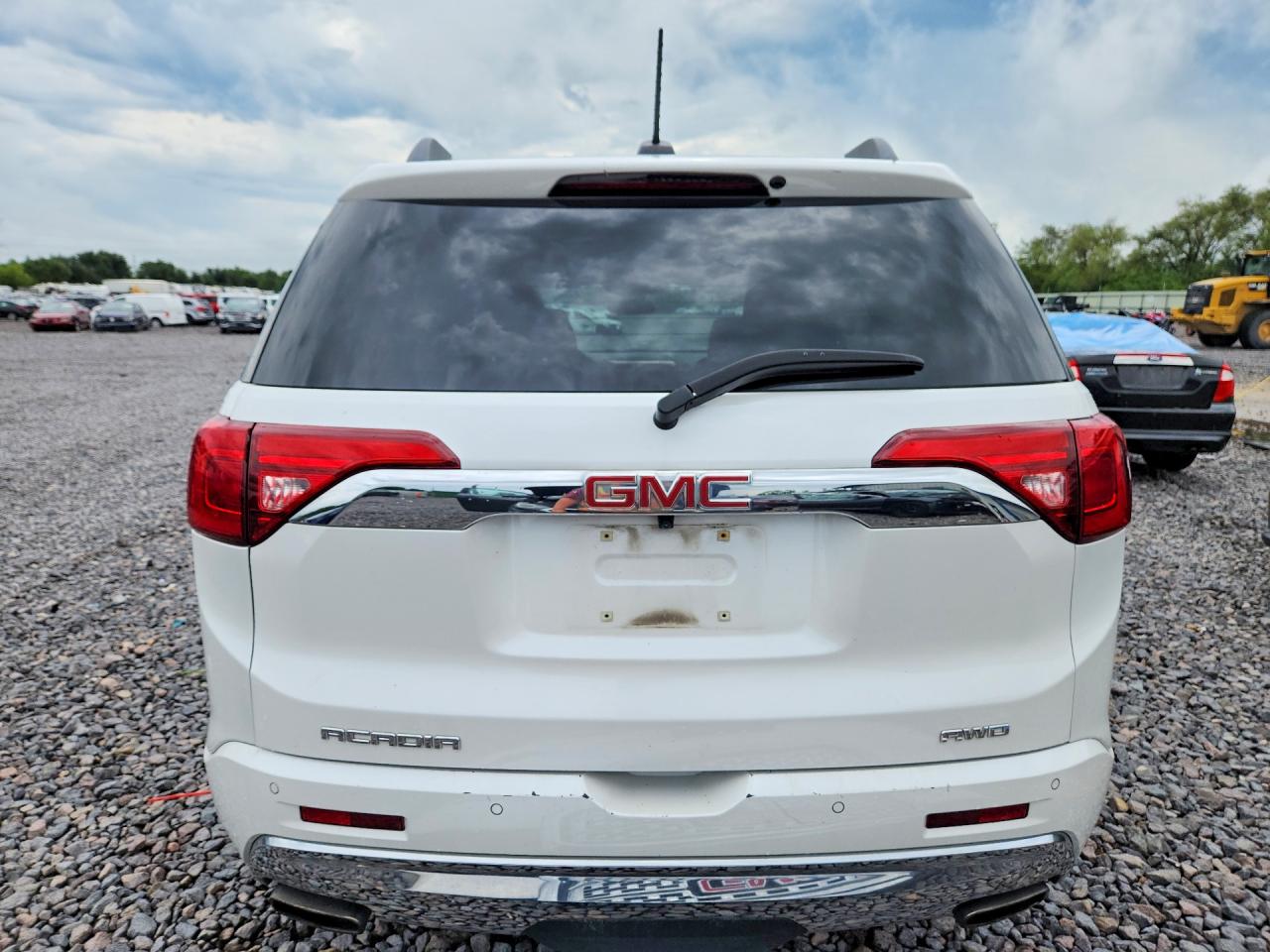 2017 Gmc Acadia Denali White vin: 1GKKNXLS6HZ297111