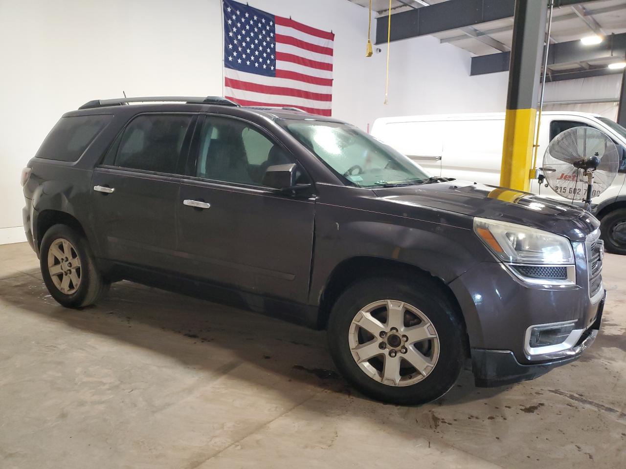 2014 Gmc Acadia Sle Gray vin: 1GKKRNED0EJ329357 Damage: Right Front Center Cap, Missing, Replacement Required