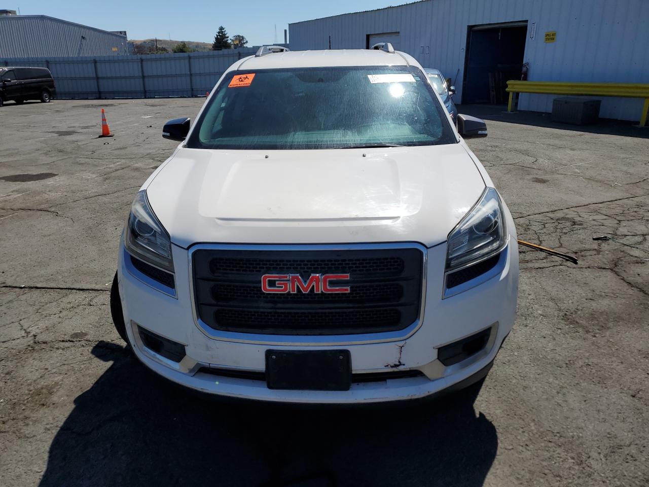 2015 Gmc Acadia Sle Белый vin: 1GKKRNED2FJ274377 Damage: Front Bumper/Cover, Broken, Replacement Required