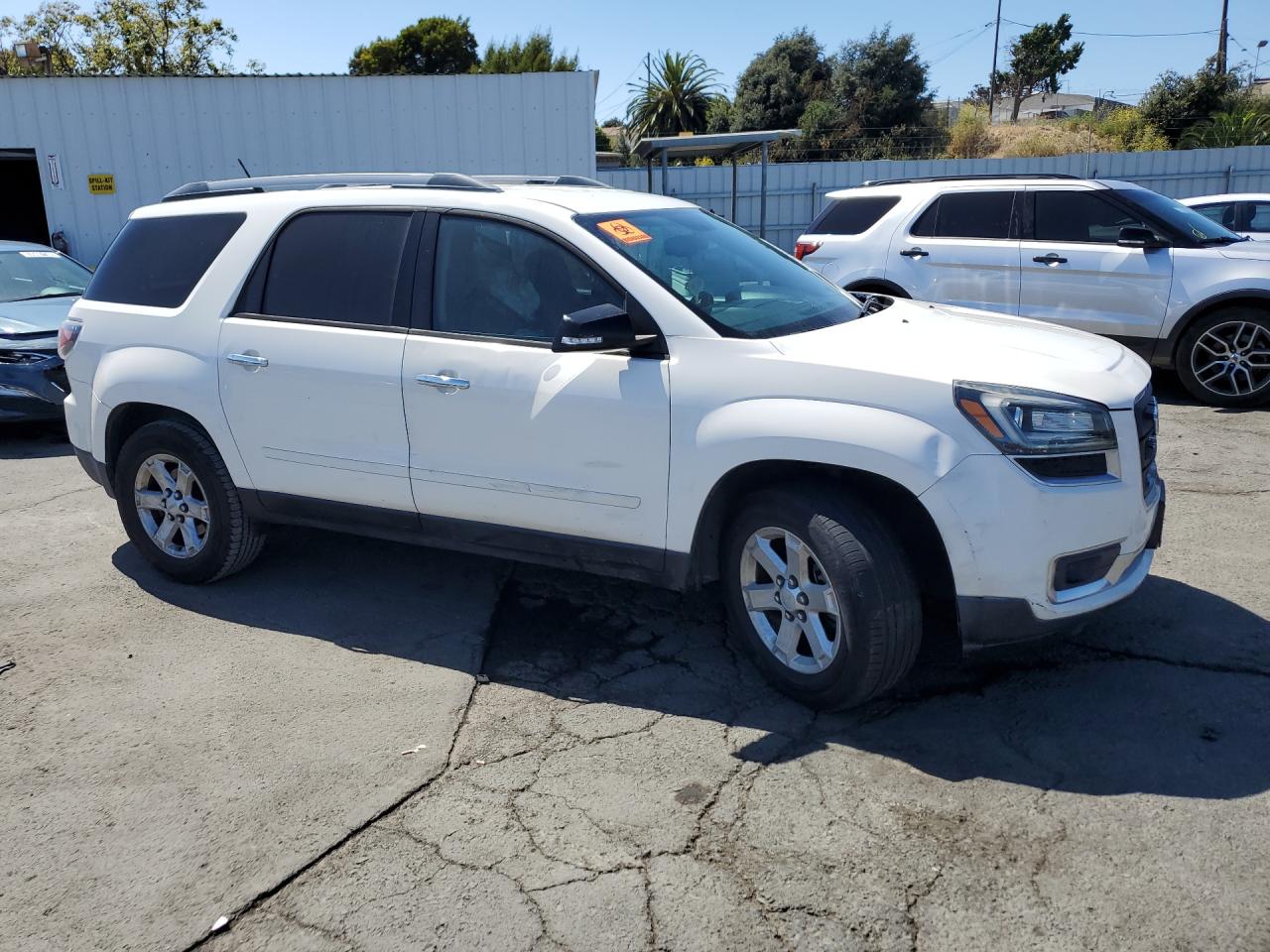 2015 Gmc Acadia Sle Белый vin: 1GKKRNED2FJ274377 Damage: Right Front Door, Multiple Dents/Paint Damage, 3