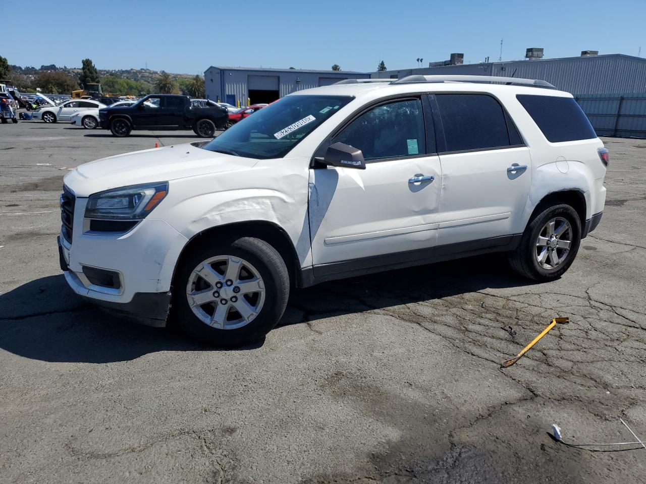 2015 Gmc Acadia Sle Белый vin: 1GKKRNED2FJ274377 Damage: Left Front Fender, Severe Damage, Replacement Required