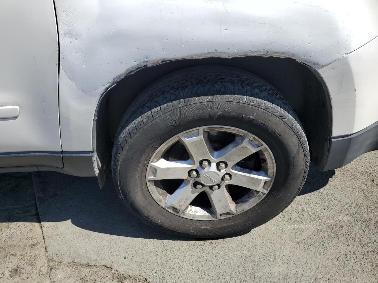 2015 Gmc Acadia Sle Белый vin: 1GKKRNED2FJ274377 Damage: Left Rear Wheel, Curb Rash, 3 To 4 Inches