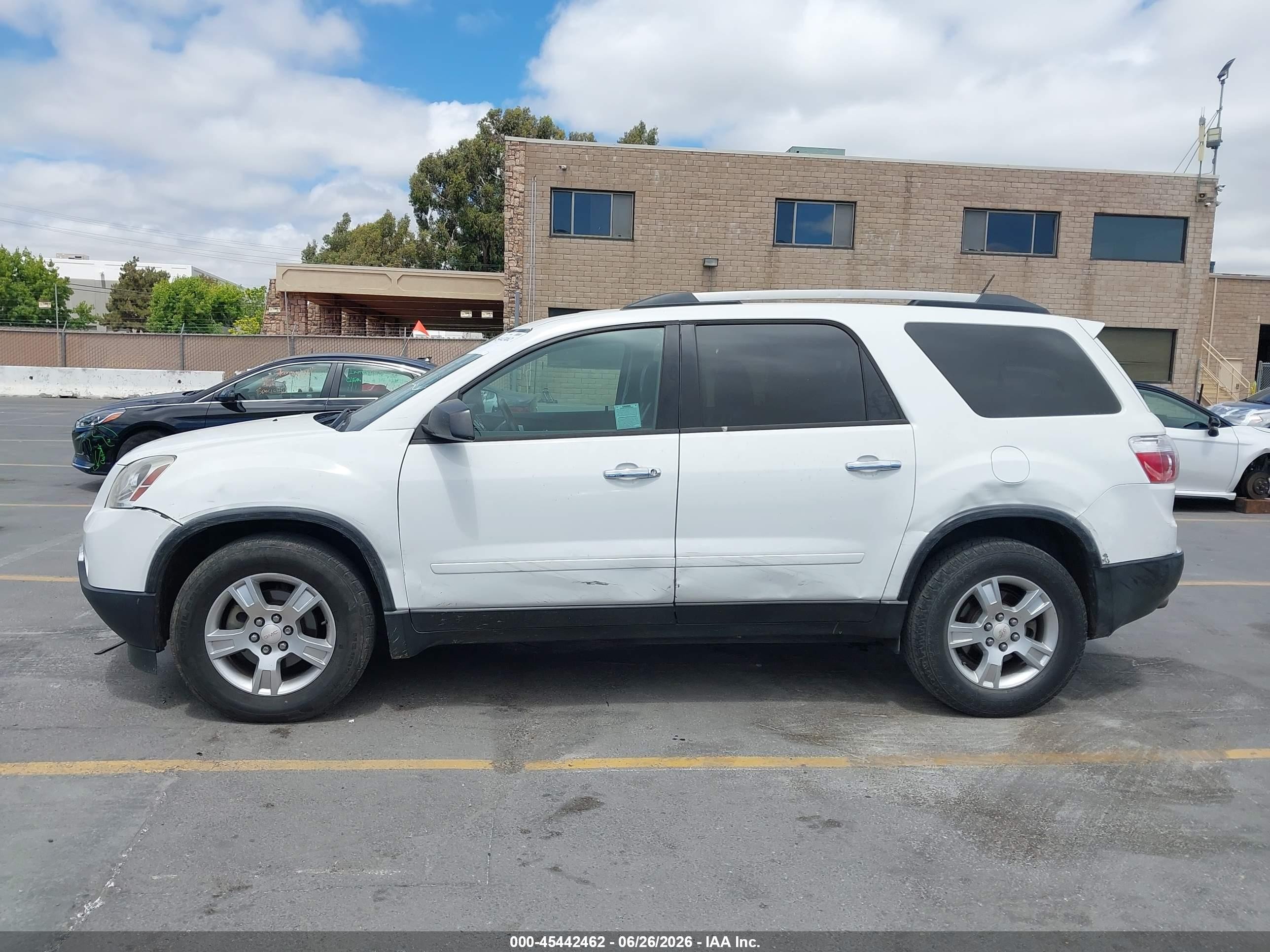 2012 Gmc Acadia Sl White vin: 1GKKRNED8CJ180306