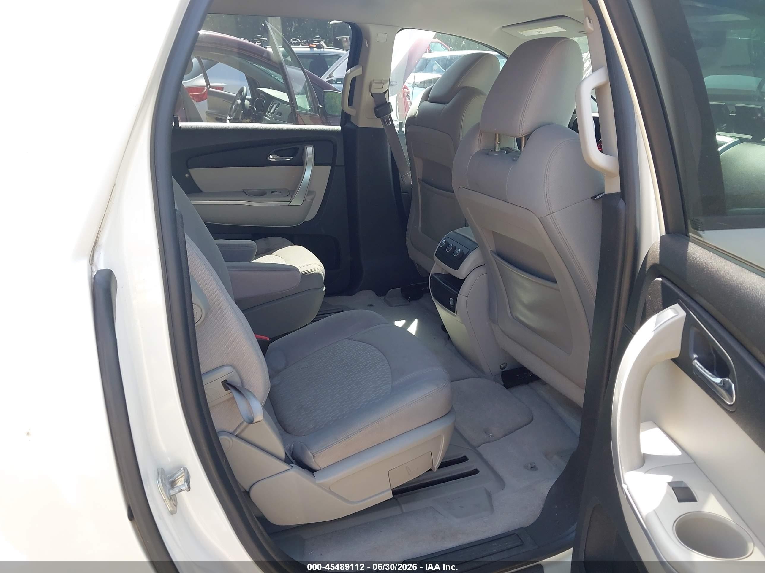 2012 Gmc Acadia Sle White vin: 1GKKRPED0CJ262915