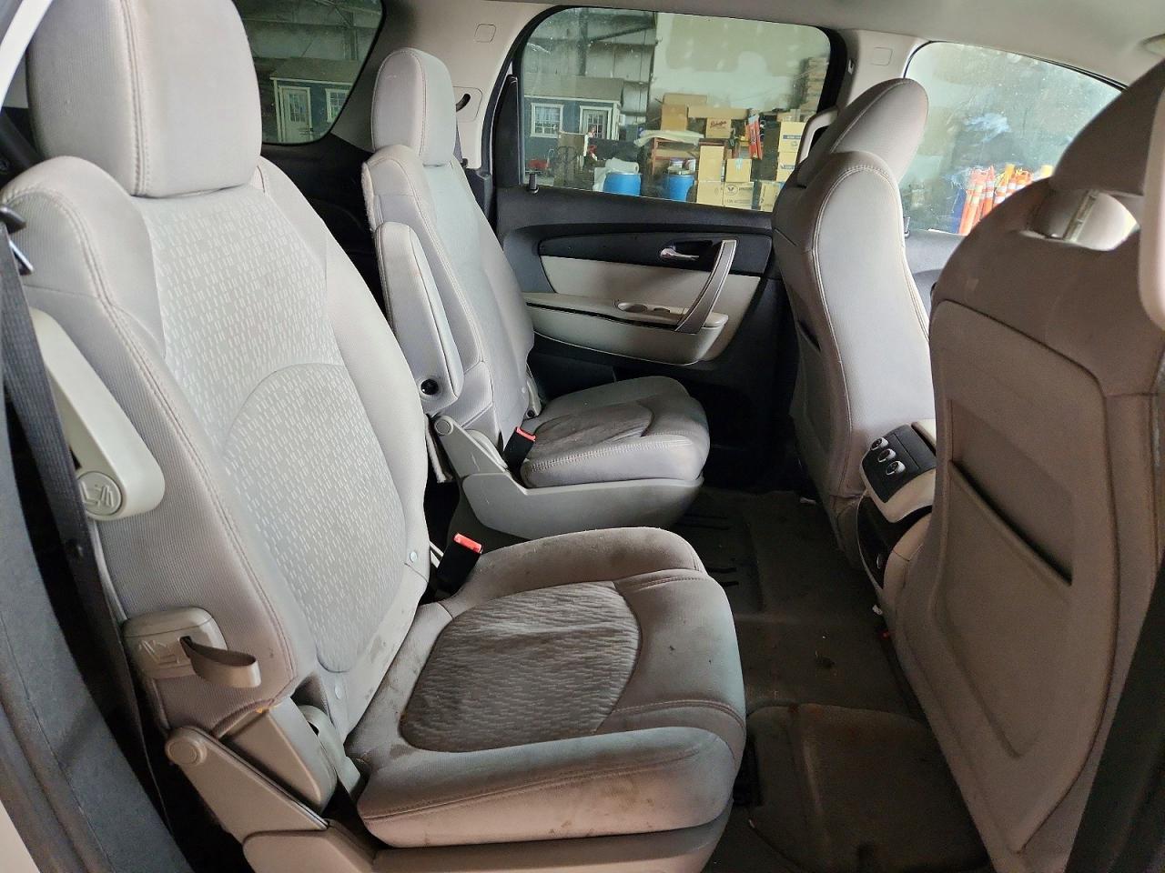 2011 Gmc Acadia Sle Silver vin: 1GKKRPED4BJ124079