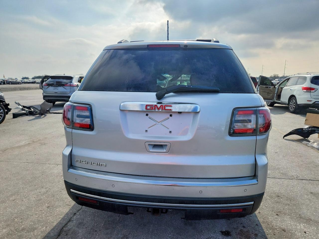 2015 Gmc Acadia Sle Silver vin: 1GKKRPKD7FJ198901