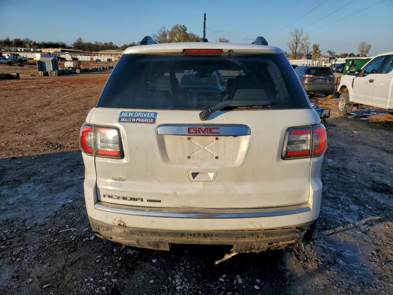 2017 Gmc Acadia Limited Slt-2 White vin: 1GKKRSKD3HJ213917