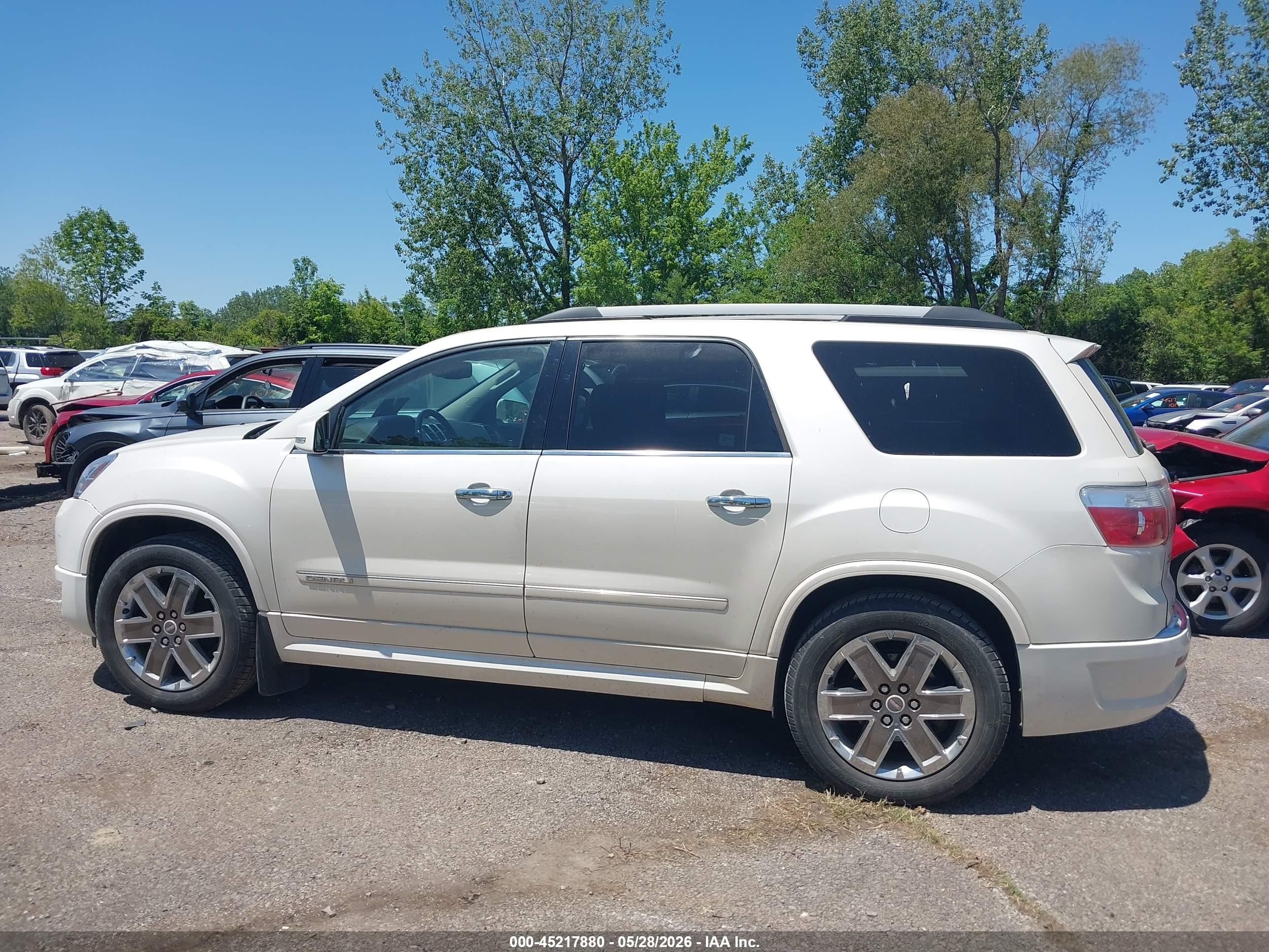 2011 Gmc Acadia Denali White vin: 1GKKRTED2BJ303908