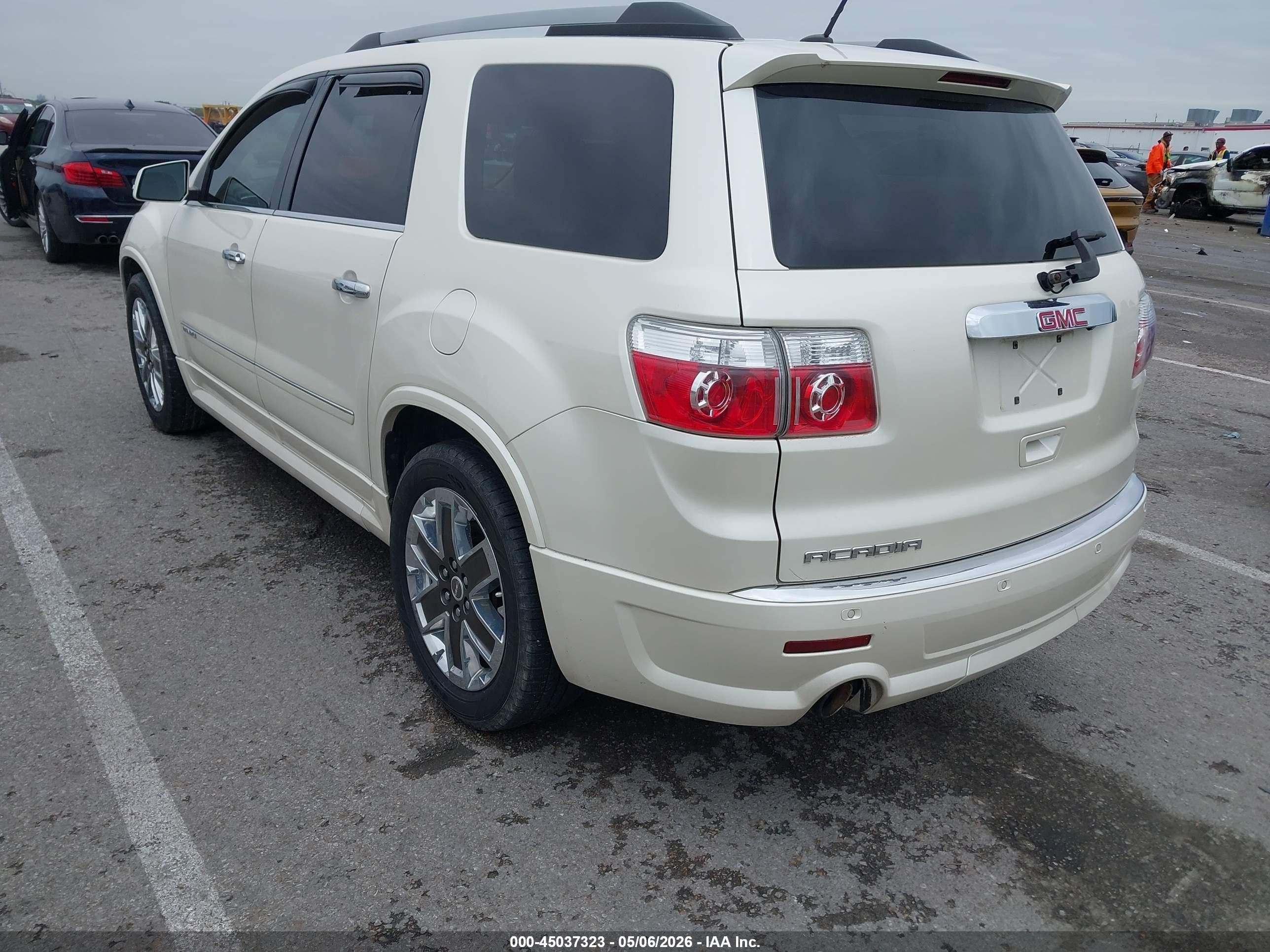 2011 Gmc Acadia Denali Cream vin: 1GKKRTED2BJ383985