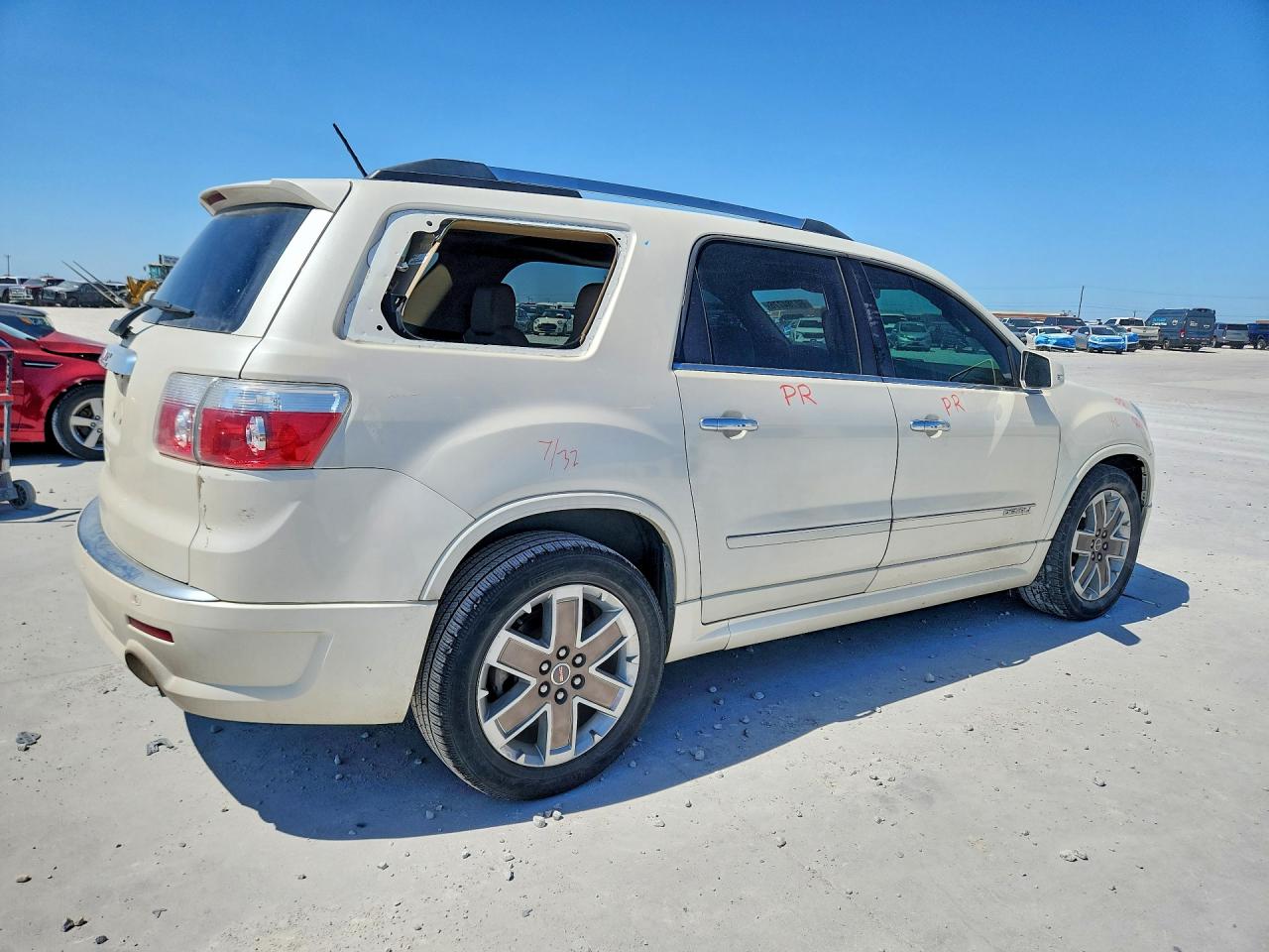 2012 Gmc Acadia Denali White vin: 1GKKRTED5CJ404670