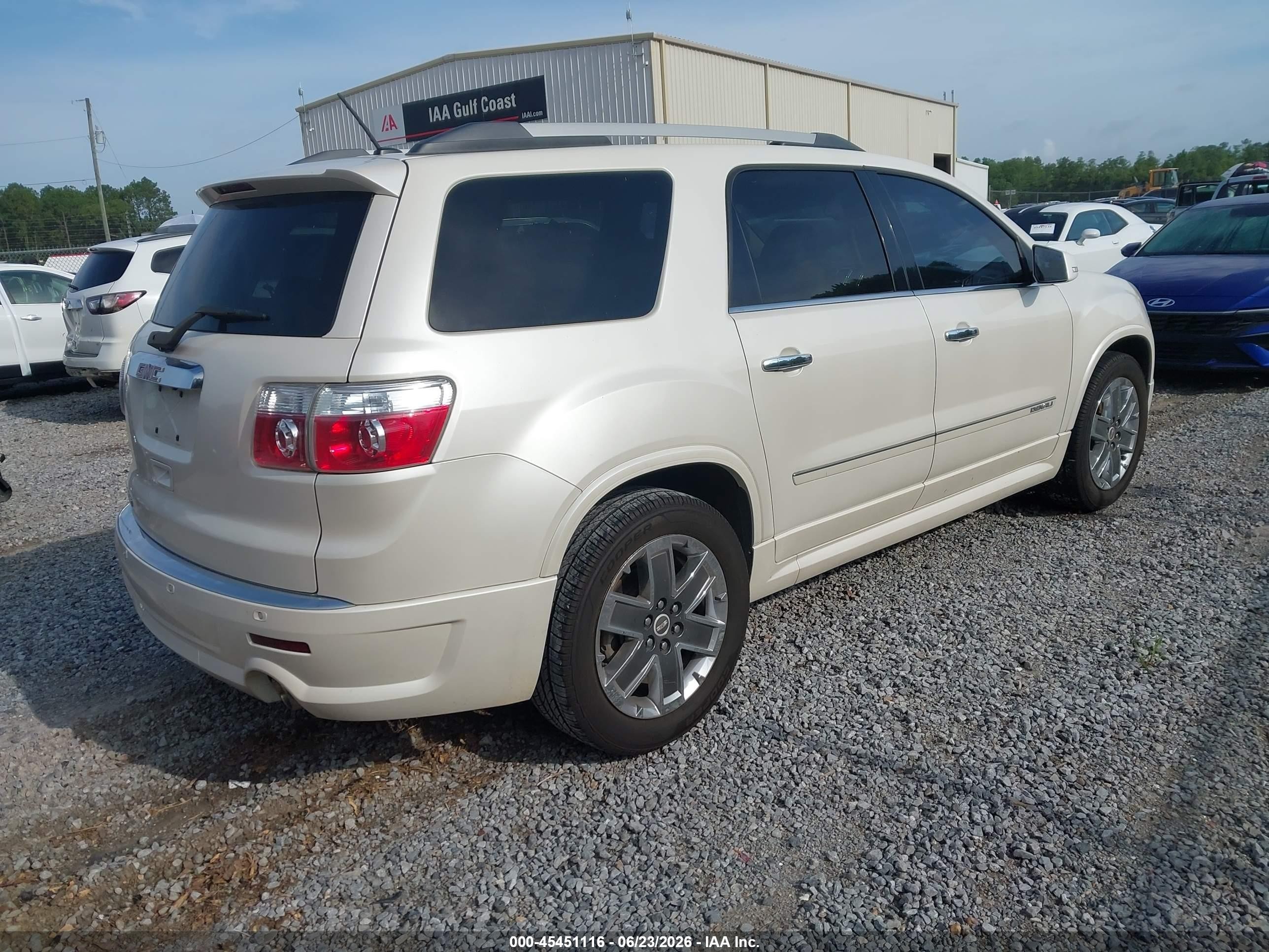 2011 Gmc Acadia Denali White vin: 1GKKRTEDXBJ366626