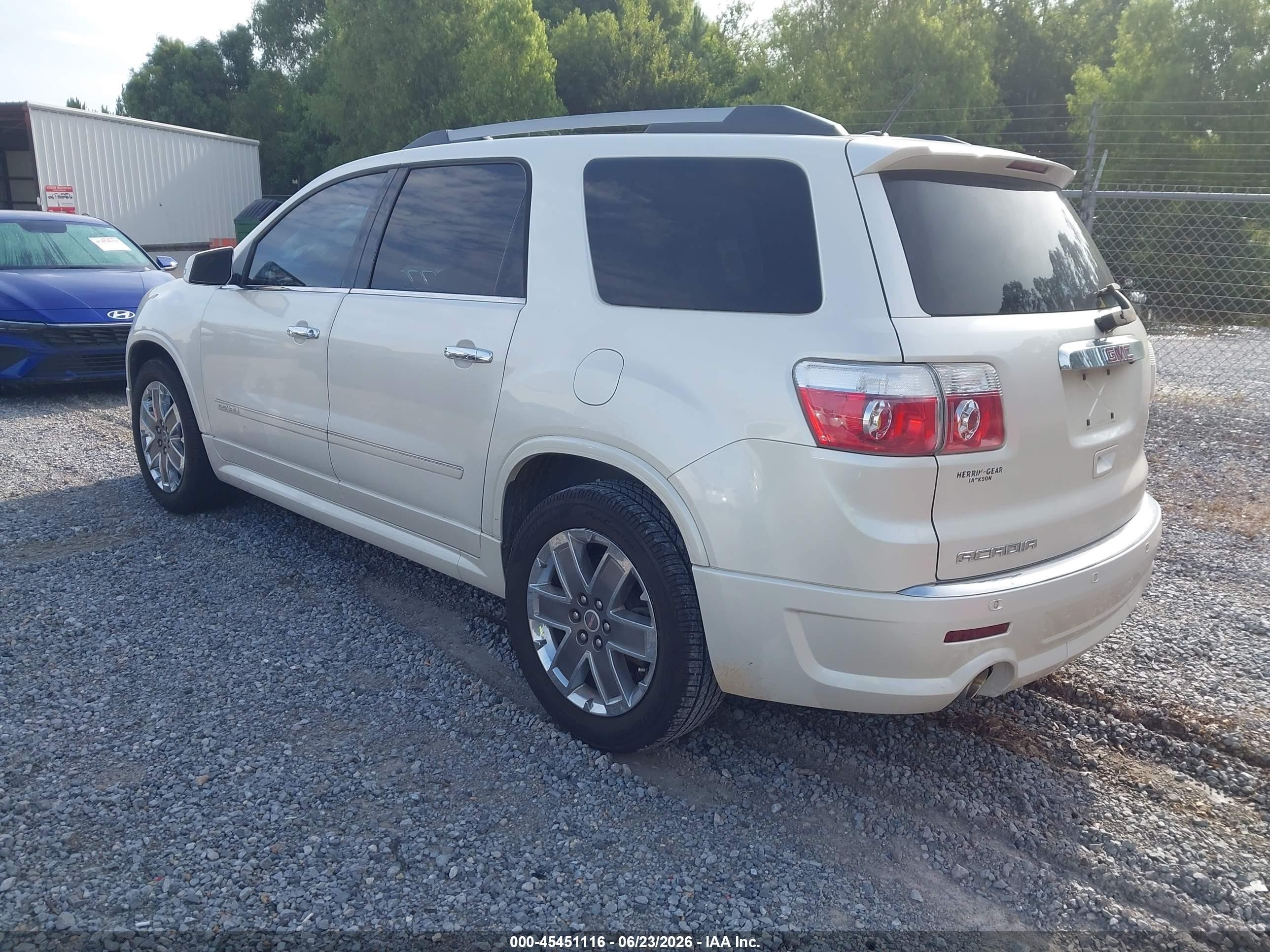 2011 Gmc Acadia Denali White vin: 1GKKRTEDXBJ366626