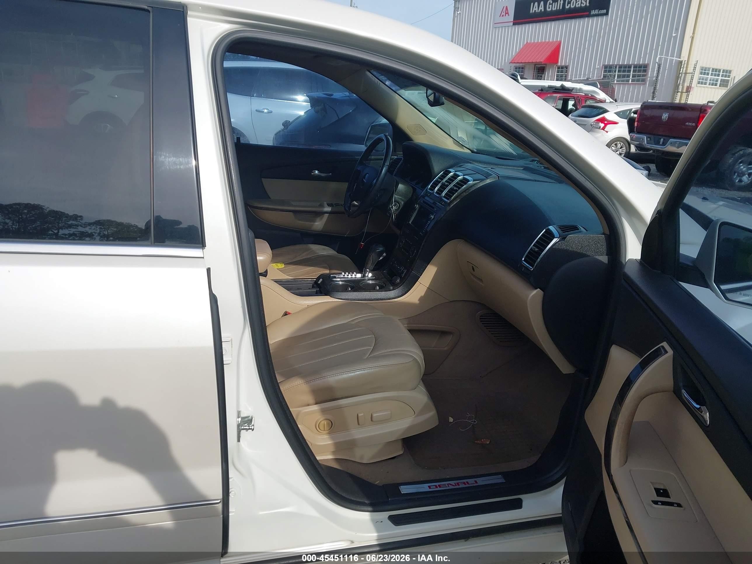 2011 Gmc Acadia Denali White vin: 1GKKRTEDXBJ366626