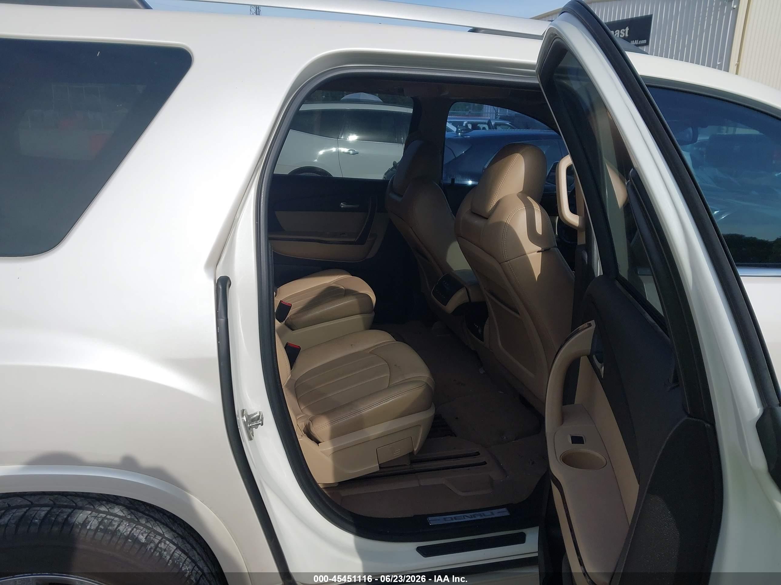 2011 Gmc Acadia Denali White vin: 1GKKRTEDXBJ366626