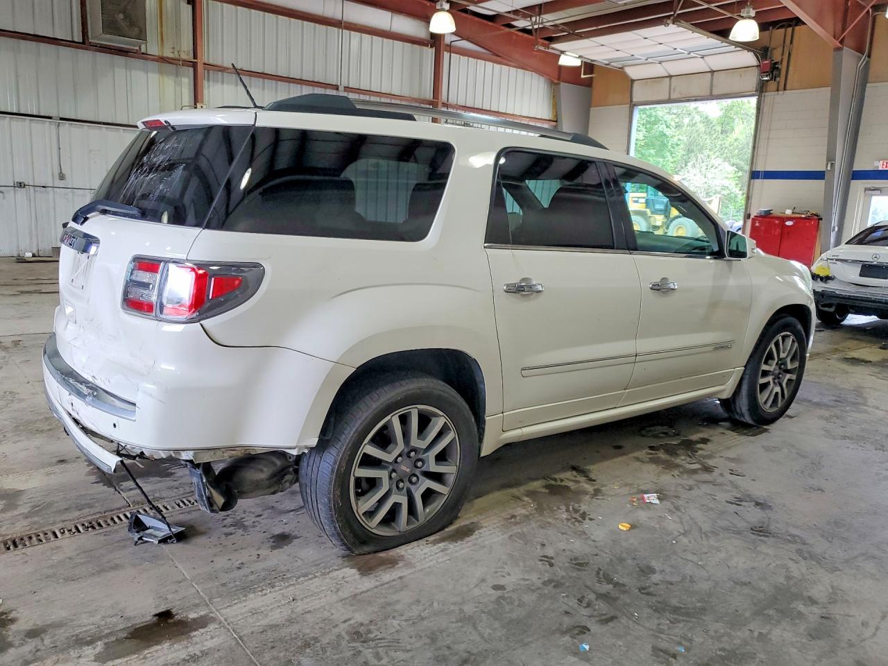 2014 Gmc Acadia White vin: 1GKKRTKD0EJ312308