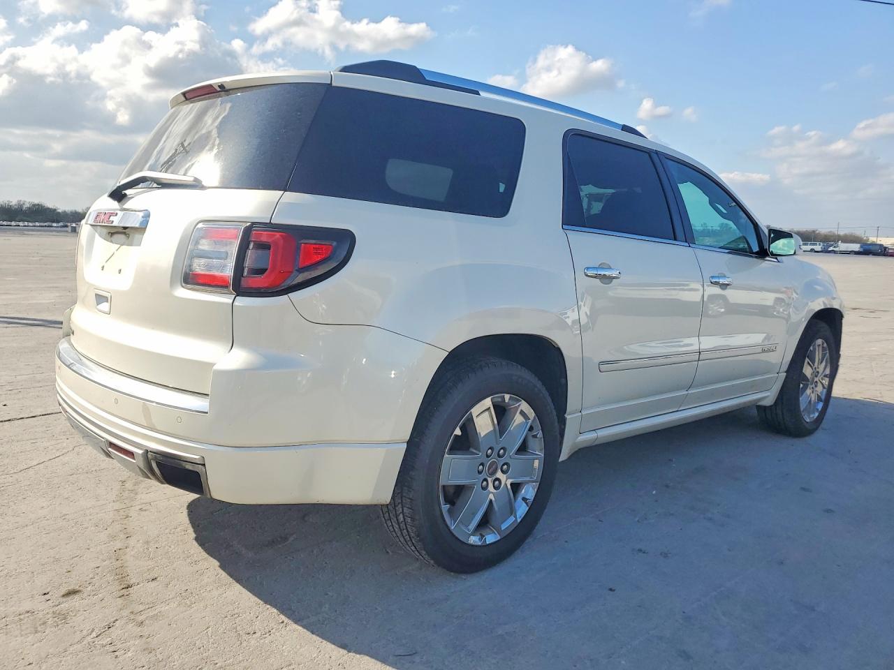 2013 Gmc Acadia Denali White vin: 1GKKRTKD2DJ194275