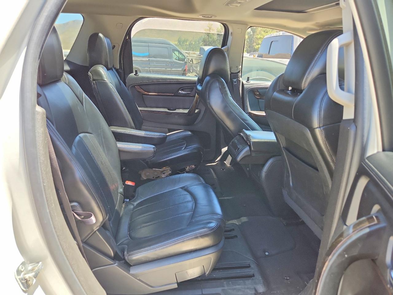 2013 Gmc Acadia Denali White vin: 1GKKRTKD2DJ237853
