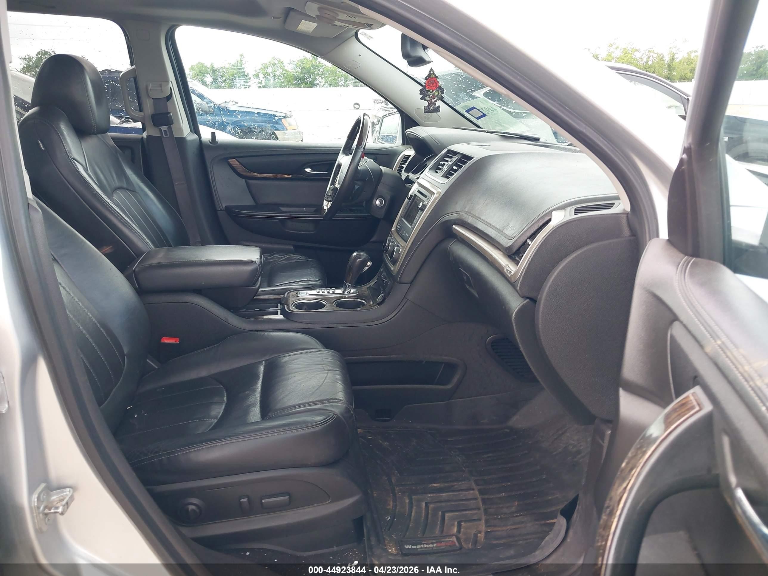 2015 Gmc Acadia Denali Silver vin: 1GKKRTKD2FJ340404