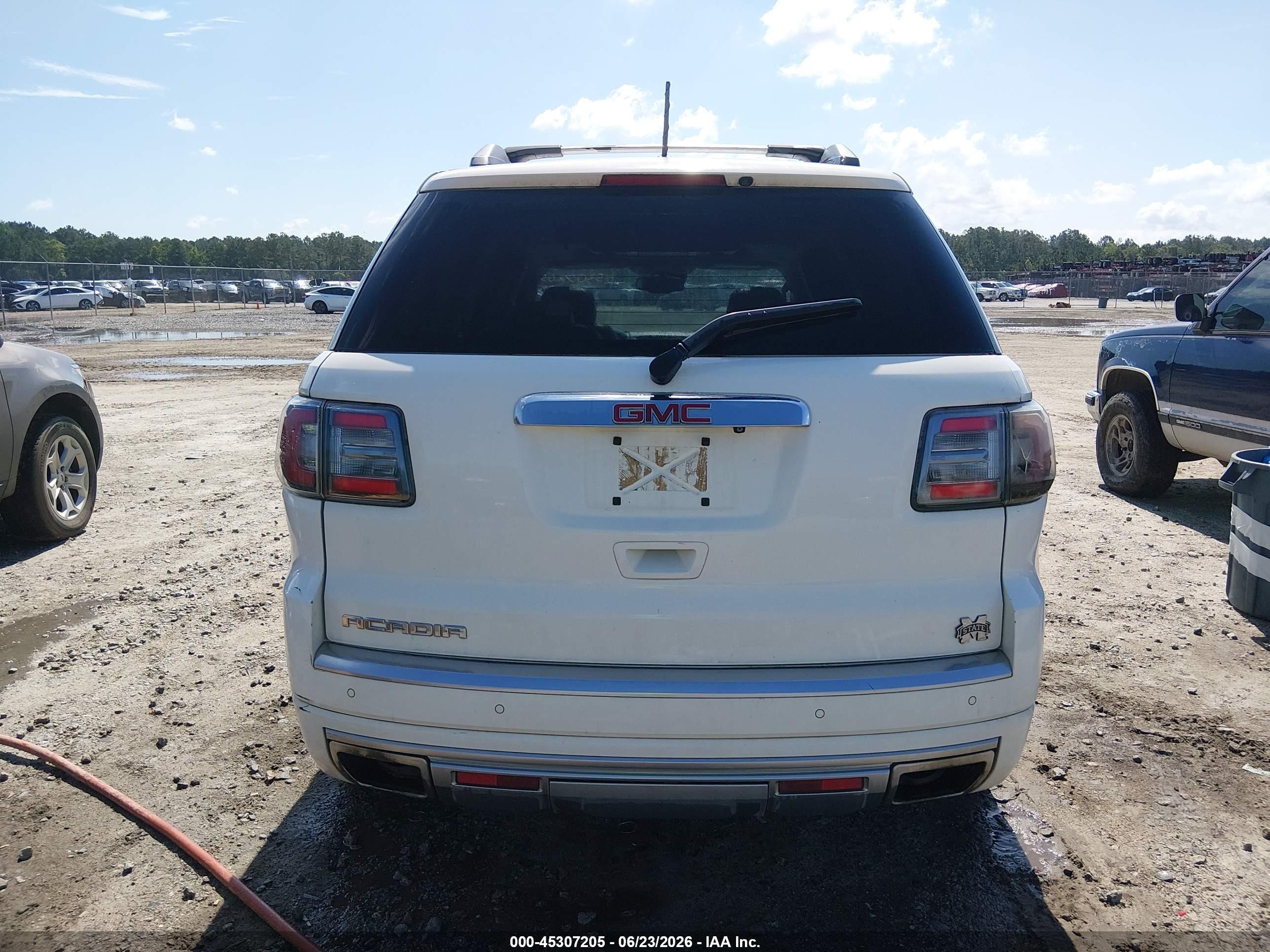 2014 Gmc Acadia Denali White vin: 1GKKRTKD3EJ100468