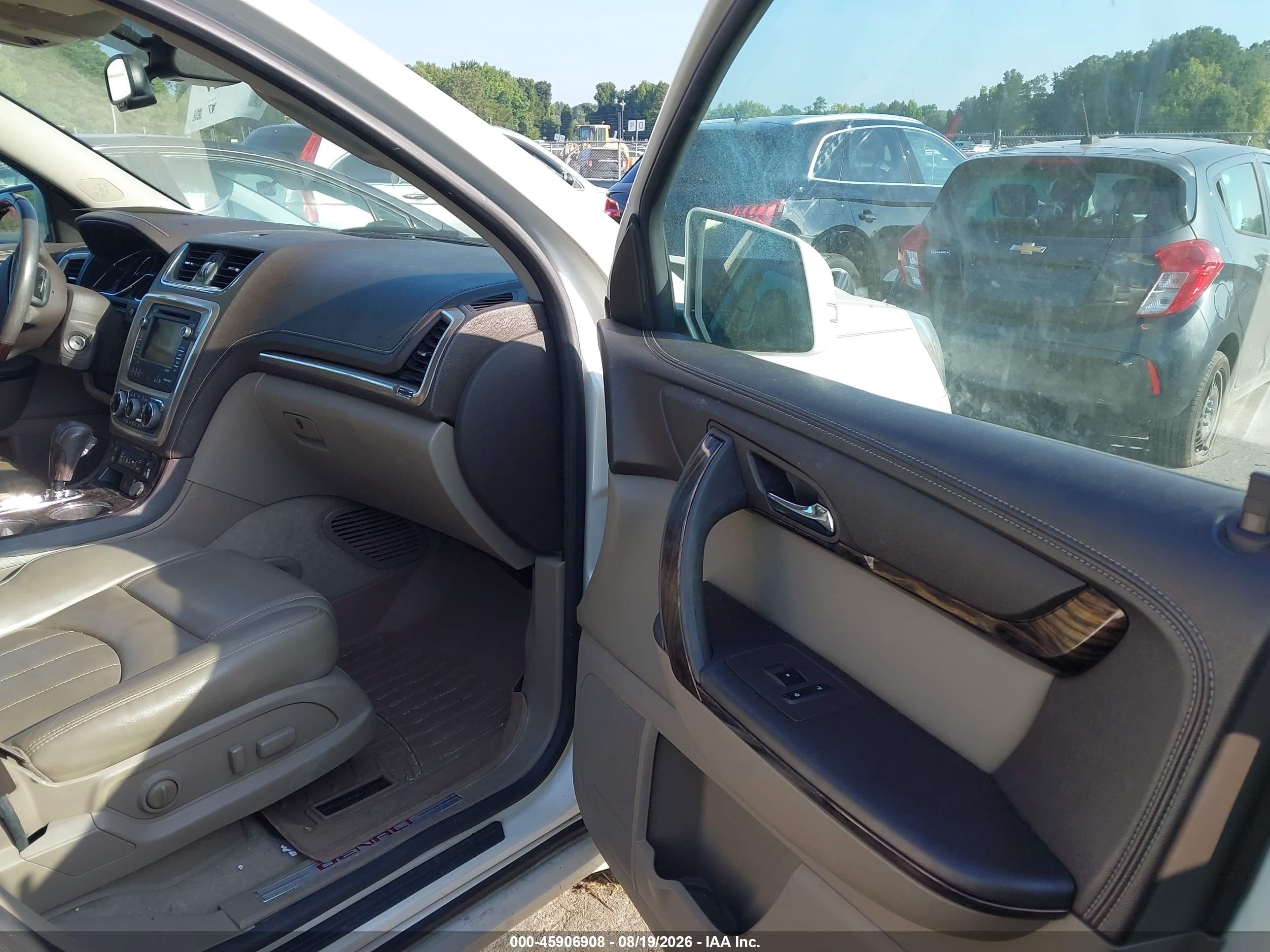 2015 Gmc Acadia Denali Cream vin: 1GKKRTKD3FJ243387