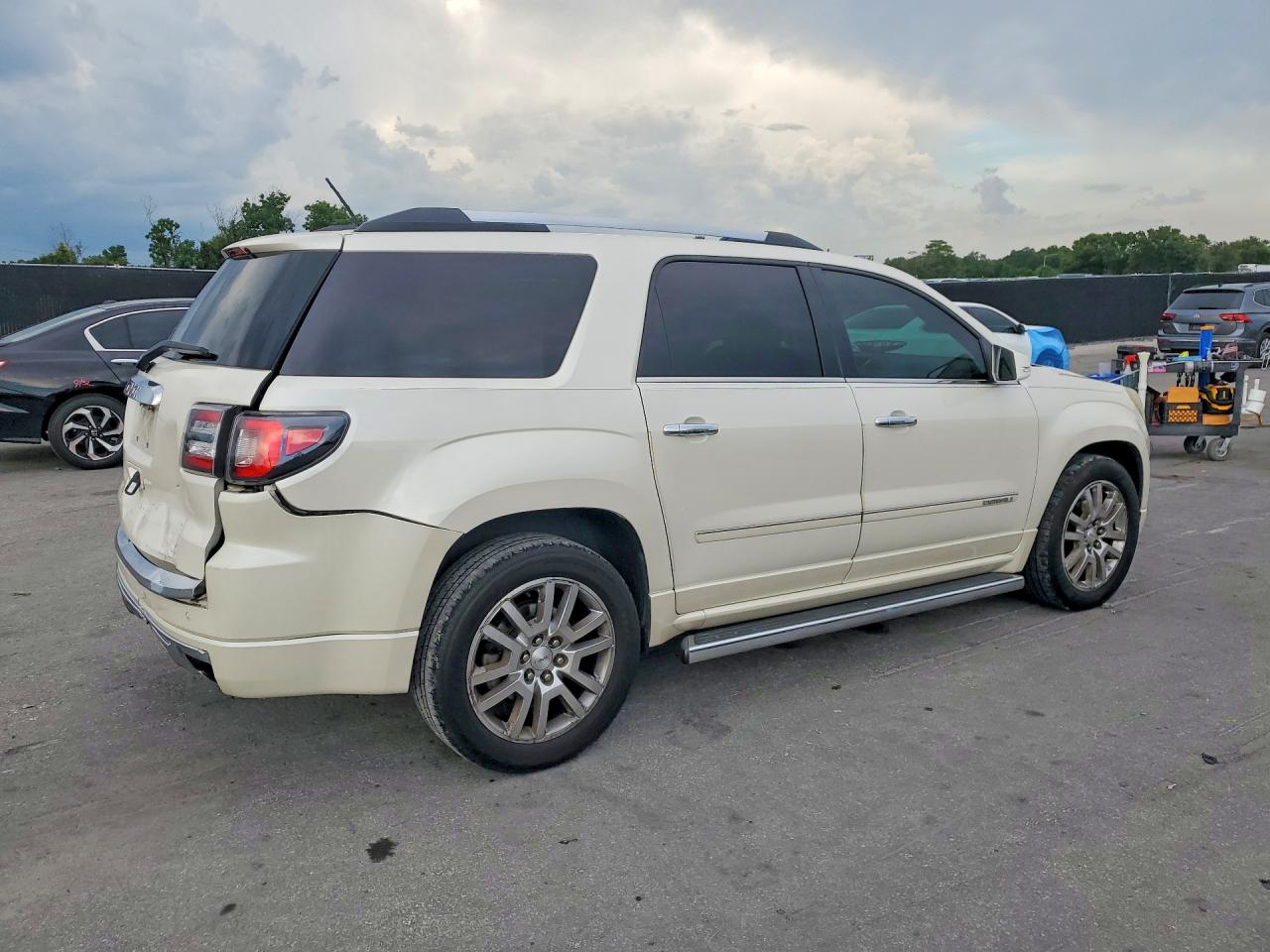 2015 Gmc Acadia Denali White vin: 1GKKRTKD3FJ323434