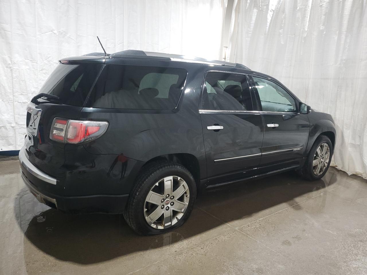 2015 Gmc Acadia Denali Серый vin: 1GKKRTKD4FJ142052 Damage: Right Rear Tire, Worn, Replacement Required