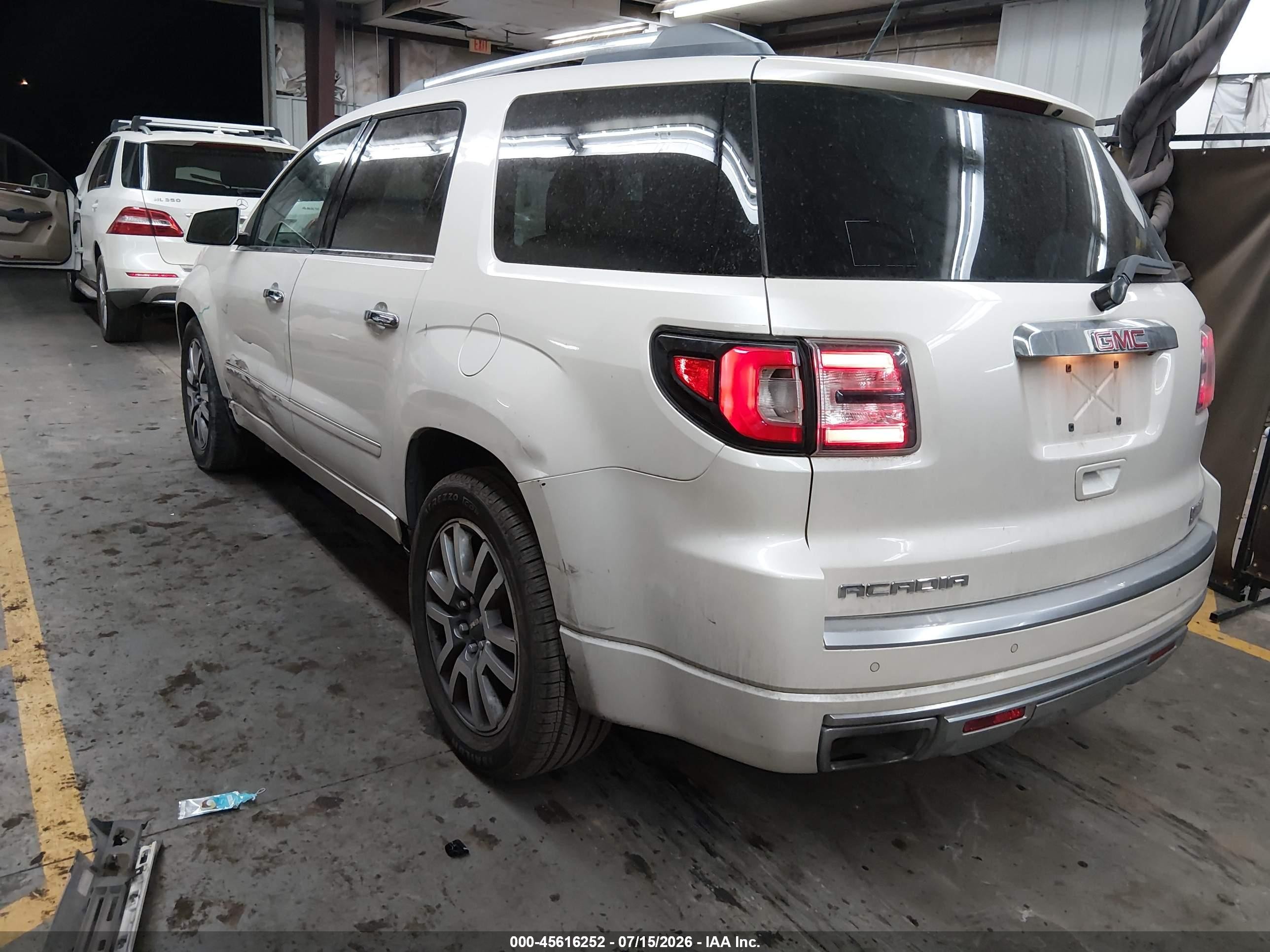 2013 Gmc Acadia Denali White vin: 1GKKRTKD7DJ114226