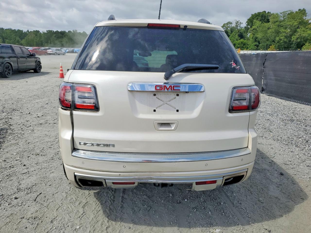 2013 Gmc Acadia Denali White vin: 1GKKRTKD8DJ215324