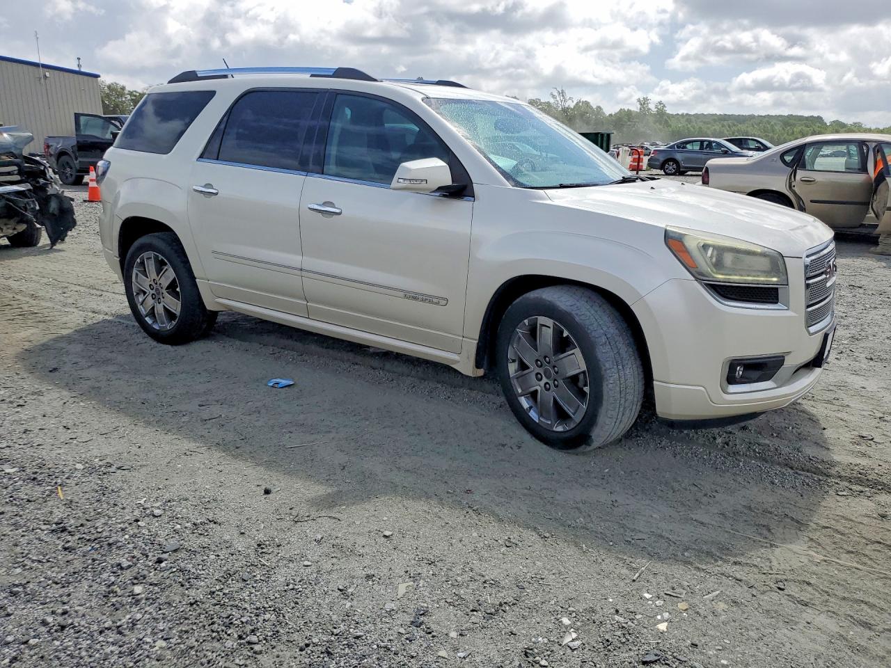 2013 Gmc Acadia Denali White vin: 1GKKRTKD8DJ215324