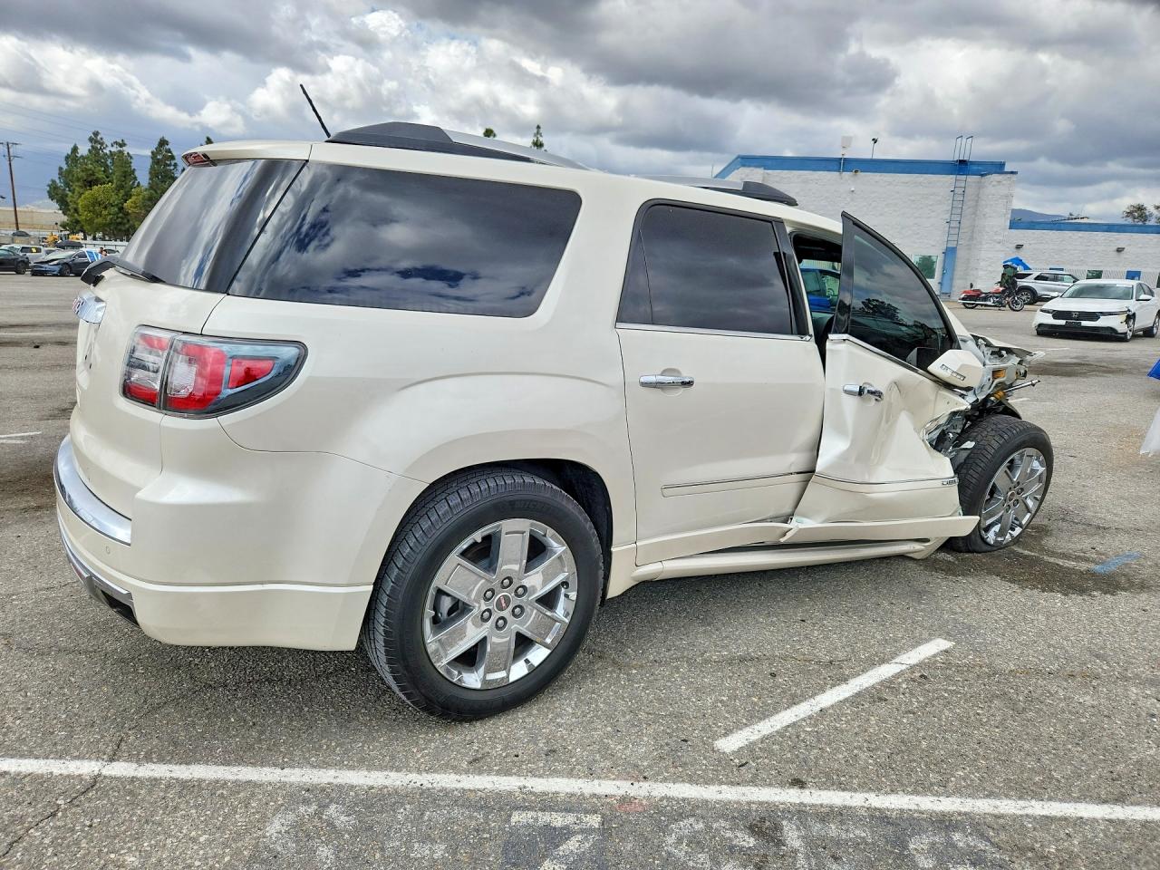 2013 Gmc Acadia Denali White vin: 1GKKRTKDXDJ146006
