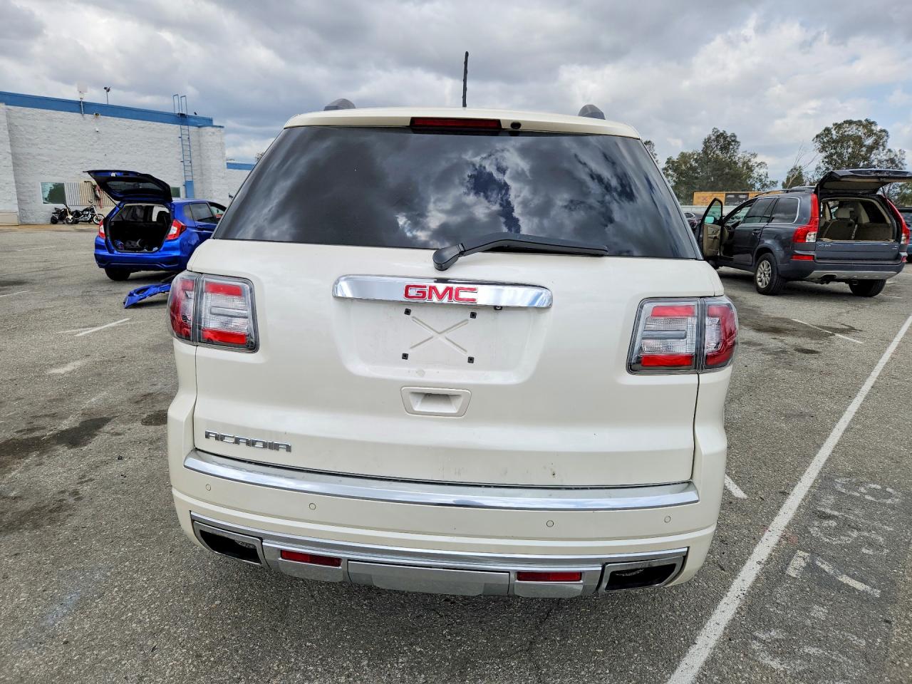 2013 Gmc Acadia Denali White vin: 1GKKRTKDXDJ146006