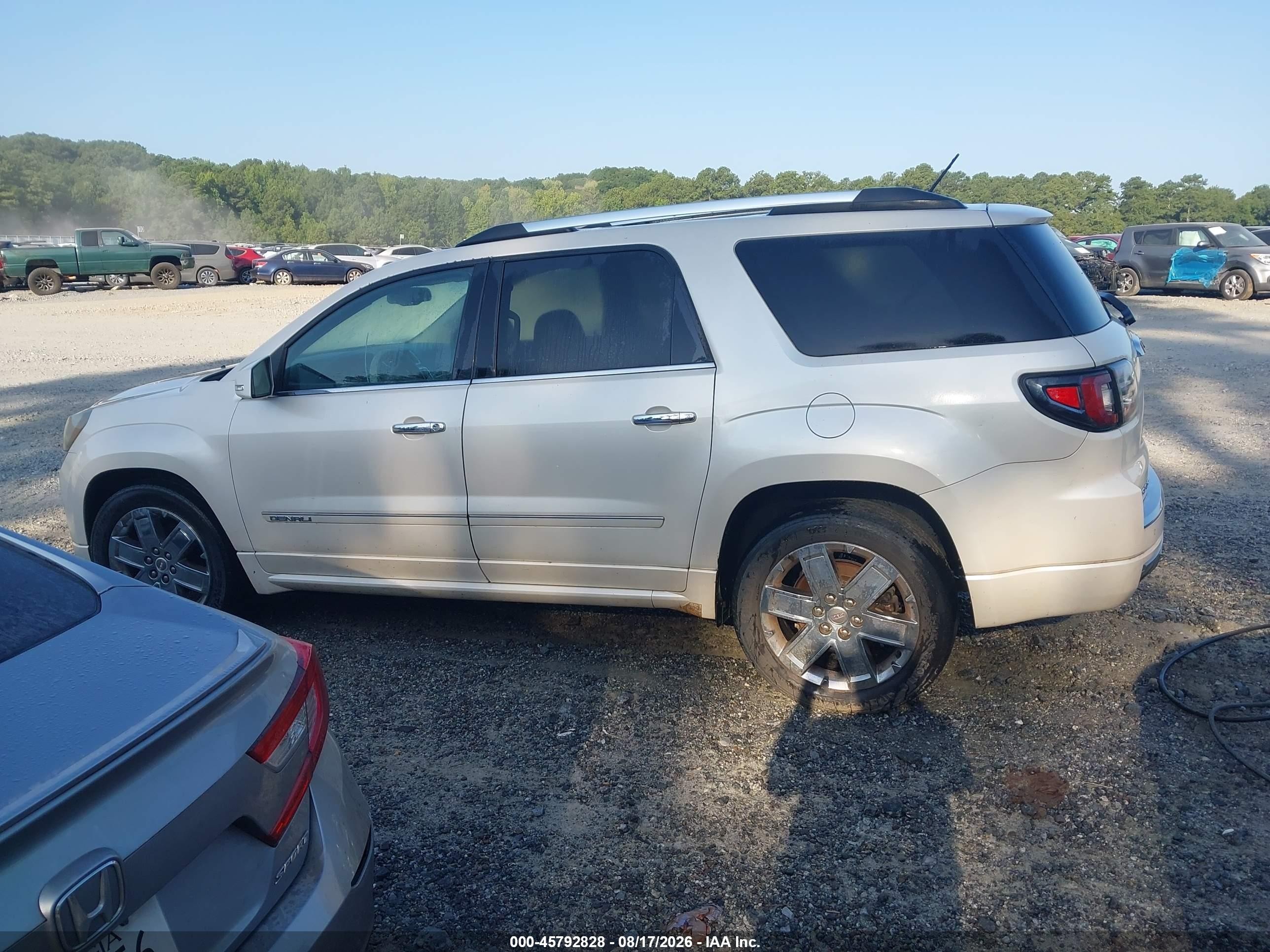2013 Gmc Acadia Denali White vin: 1GKKRTKDXDJ218287