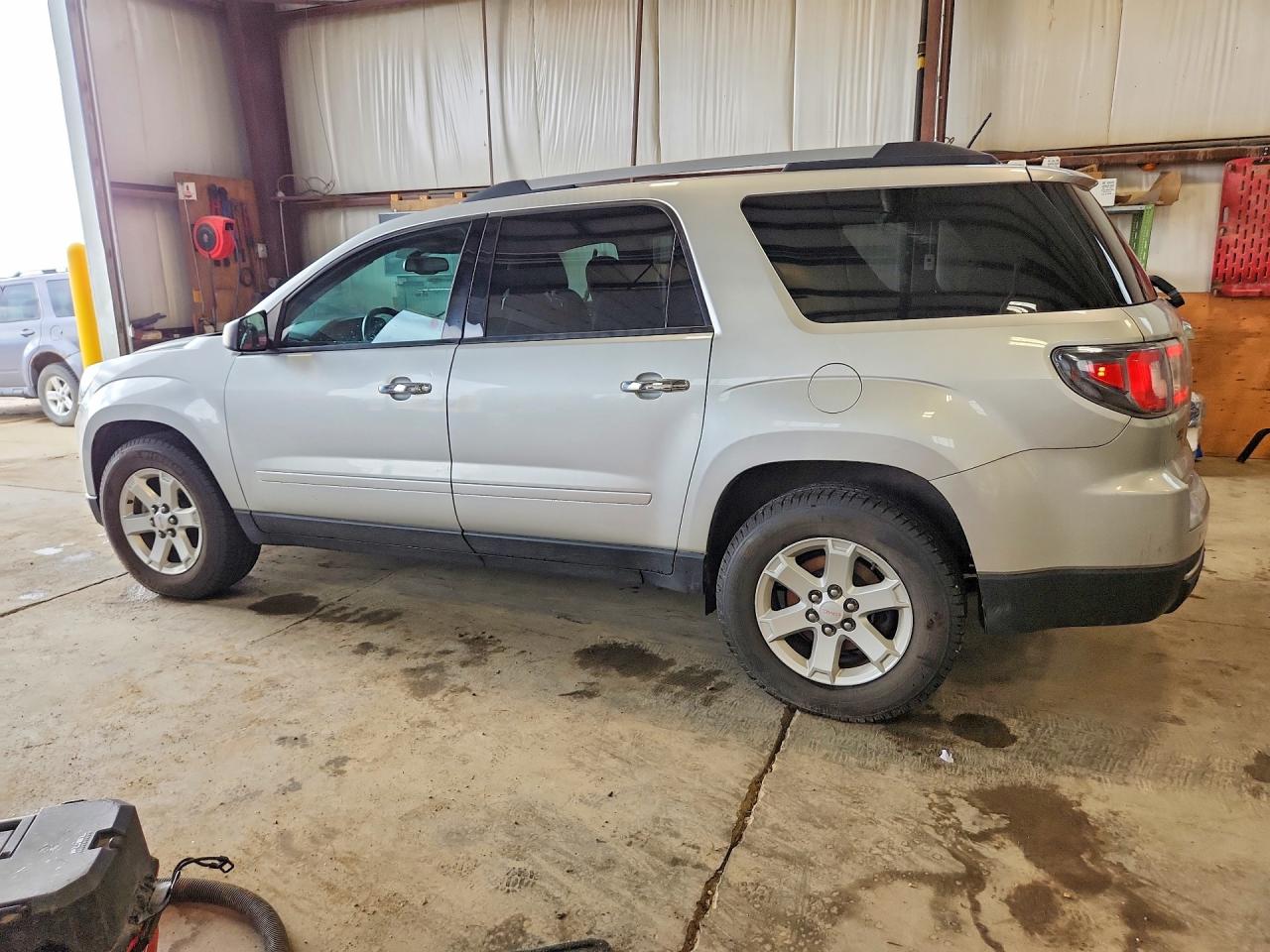 2014 Gmc Acadia Sle Silver vin: 1GKKVPKD1EJ319318