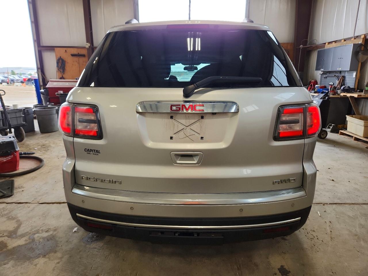 2014 Gmc Acadia Sle Silver vin: 1GKKVPKD1EJ319318