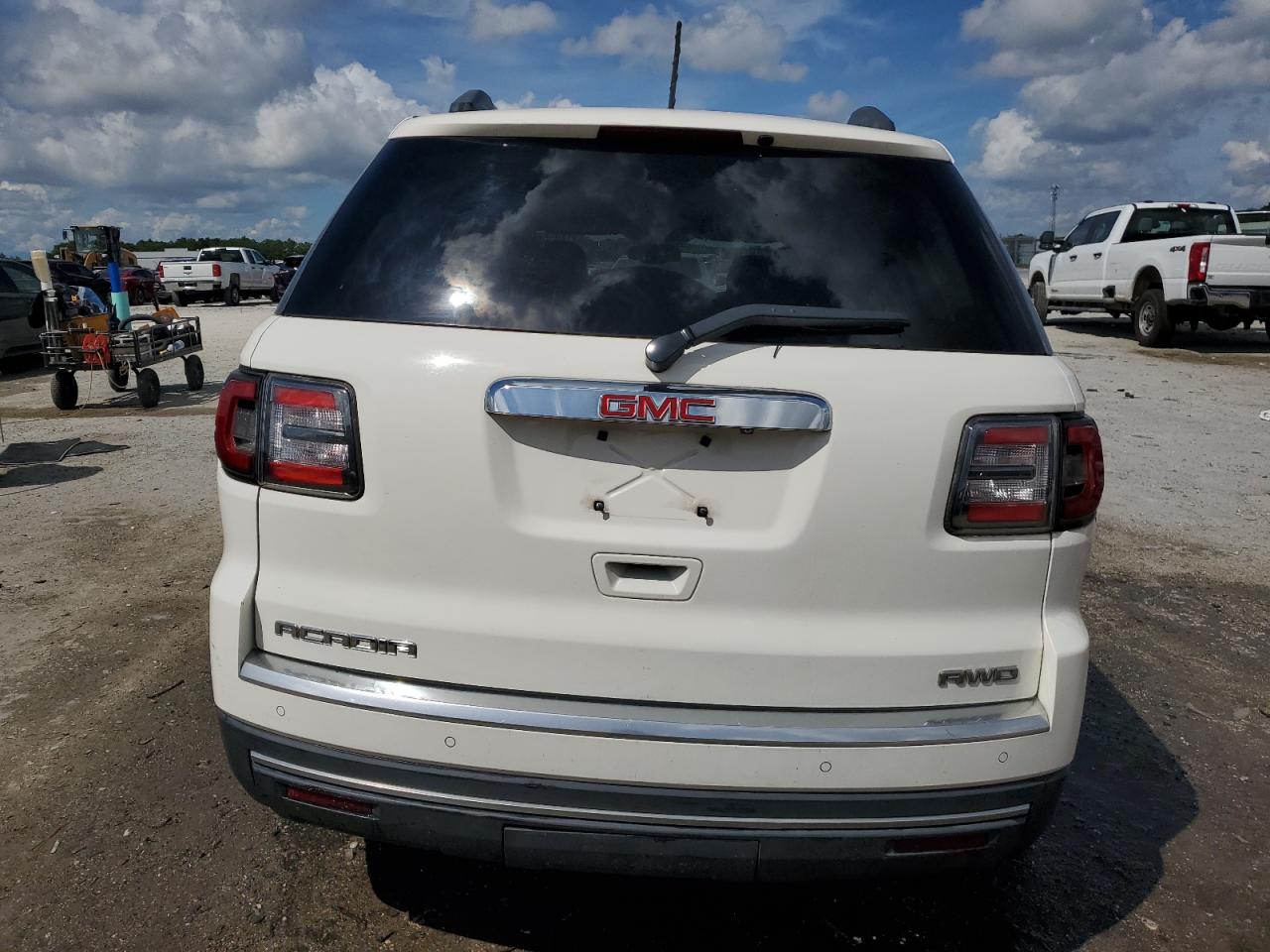 2013 Gmc Acadia Sle White vin: 1GKKVPKD6DJ146166