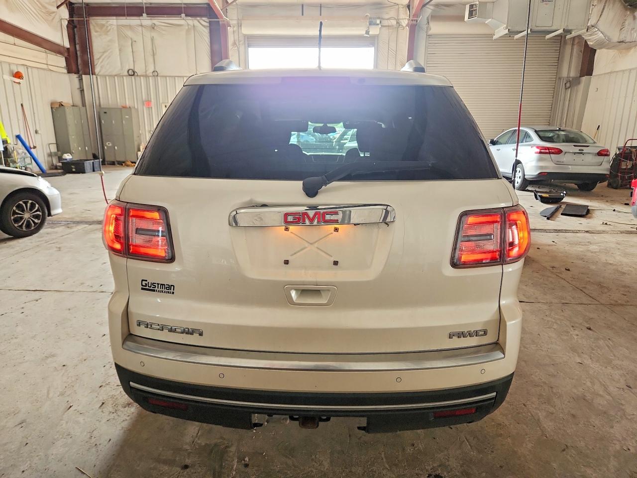2014 Gmc Acadia Sle White vin: 1GKKVPKD8EJ377216