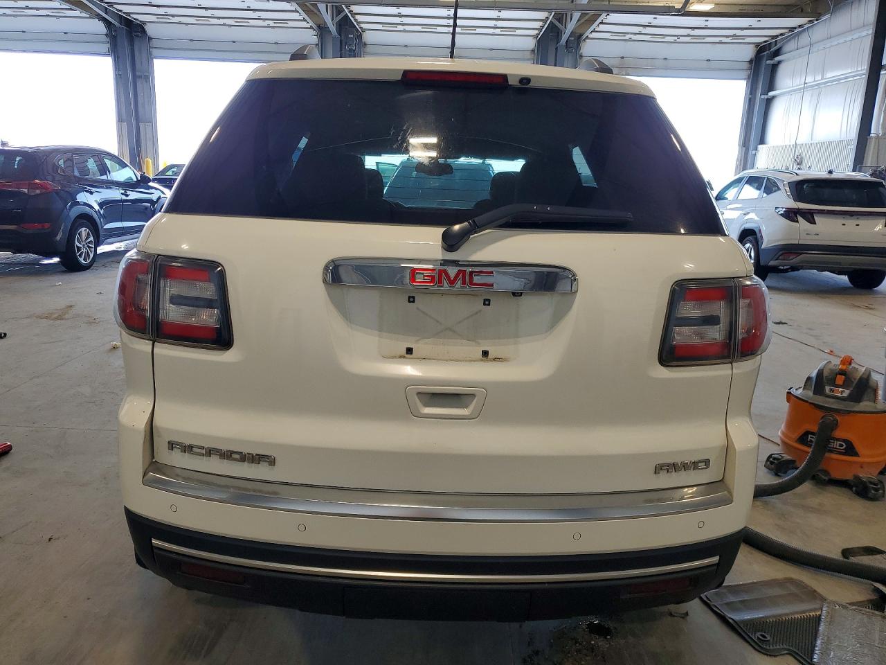 2015 Gmc Acadia Sle Белый vin: 1GKKVPKD9FJ203558