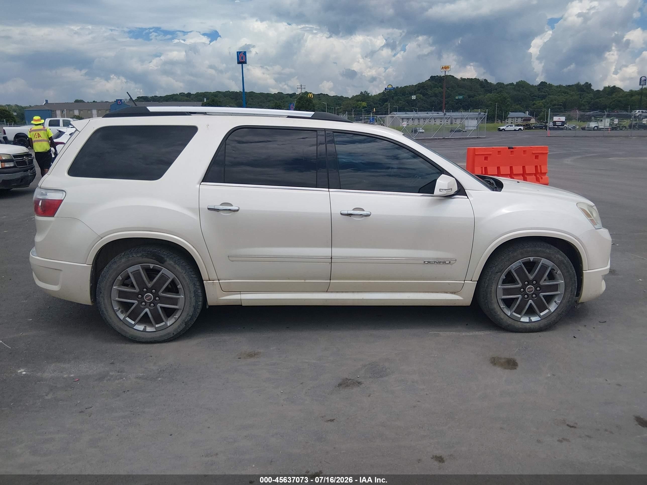 2012 Gmc Acadia Denali Cream vin: 1GKKVTED6CJ394615