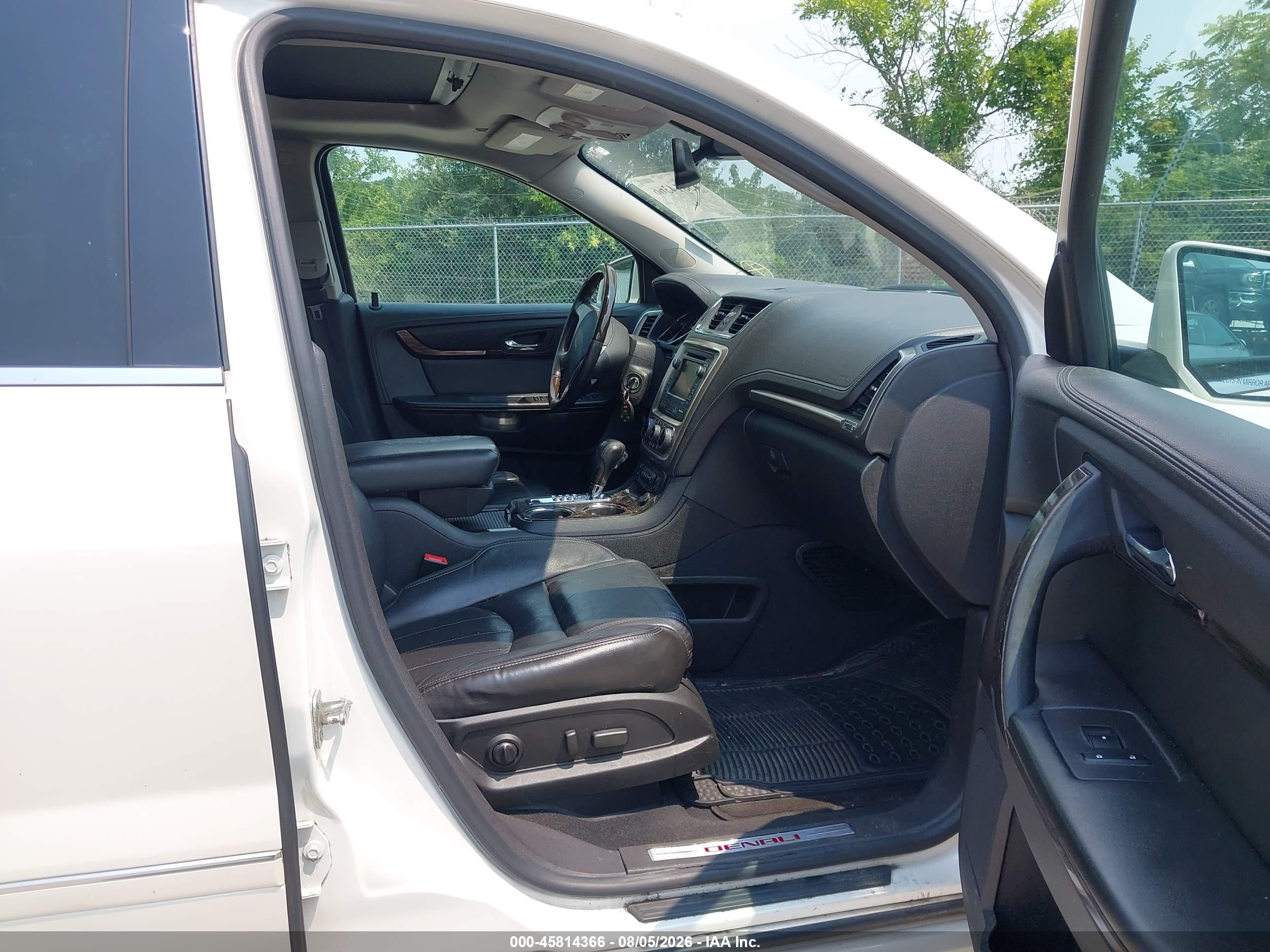 2014 Gmc Acadia Denali White vin: 1GKKVTKD0EJ243342