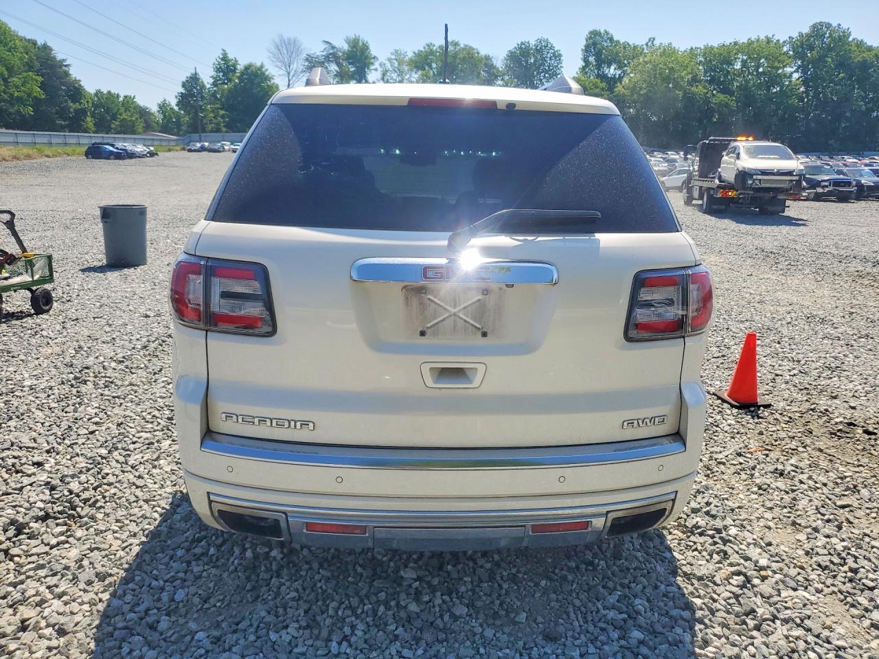 2015 Gmc Acadia Denali Белый vin: 1GKKVTKD0FJ239843