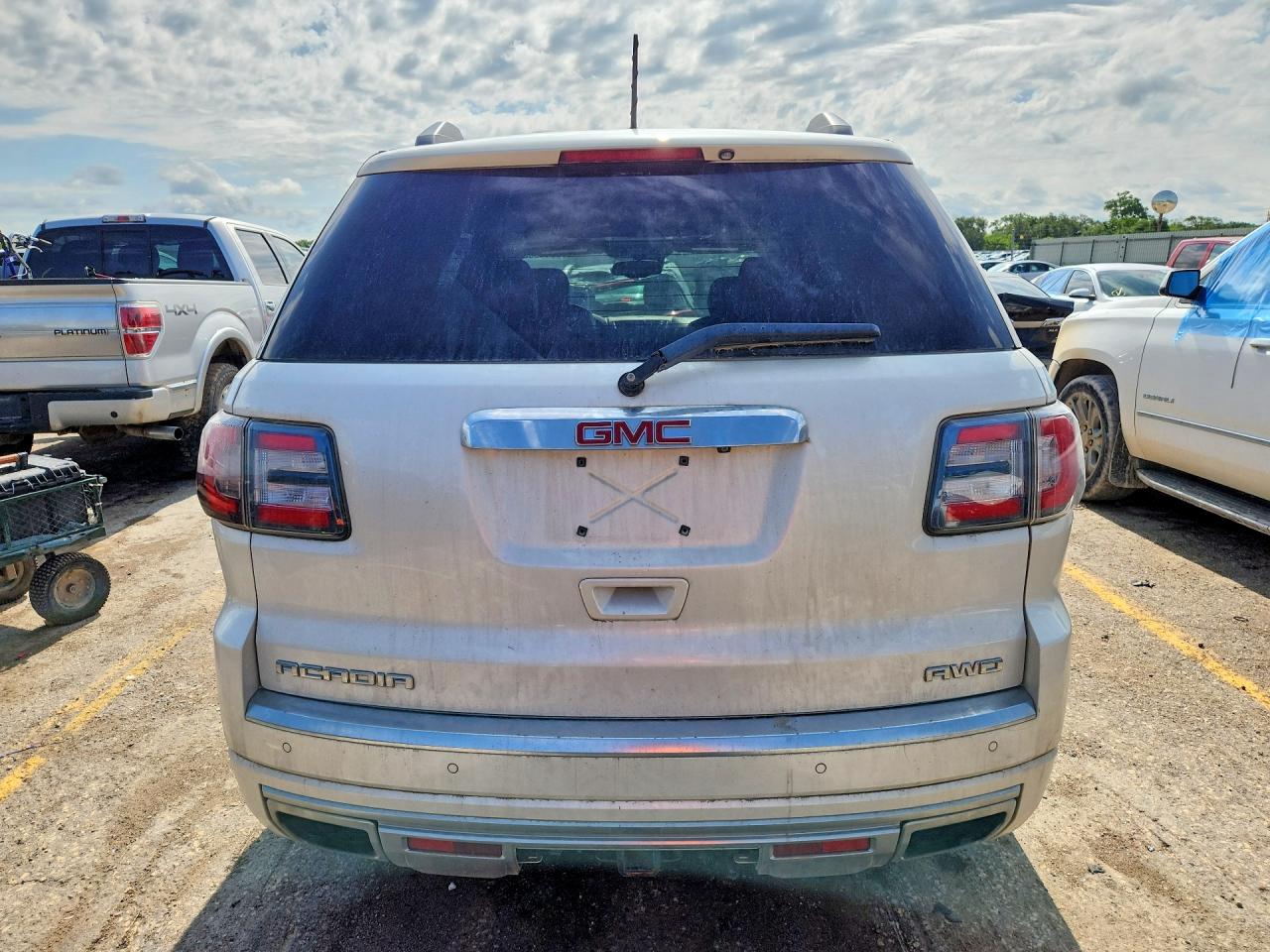 2015 Gmc Acadia Denali White vin: 1GKKVTKD0FJ260577