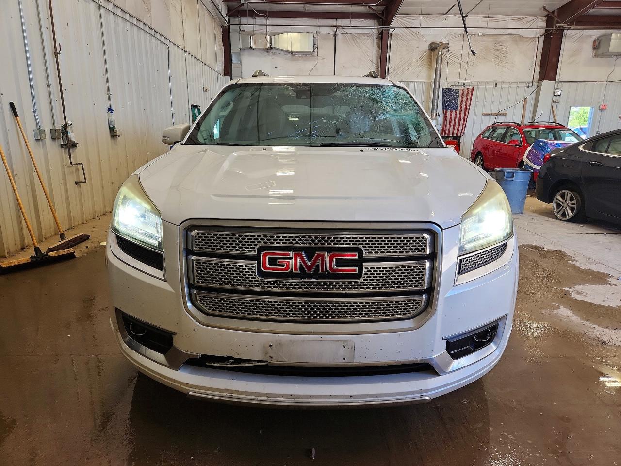 2016 Gmc Acadia Denali White vin: 1GKKVTKD2GJ205260