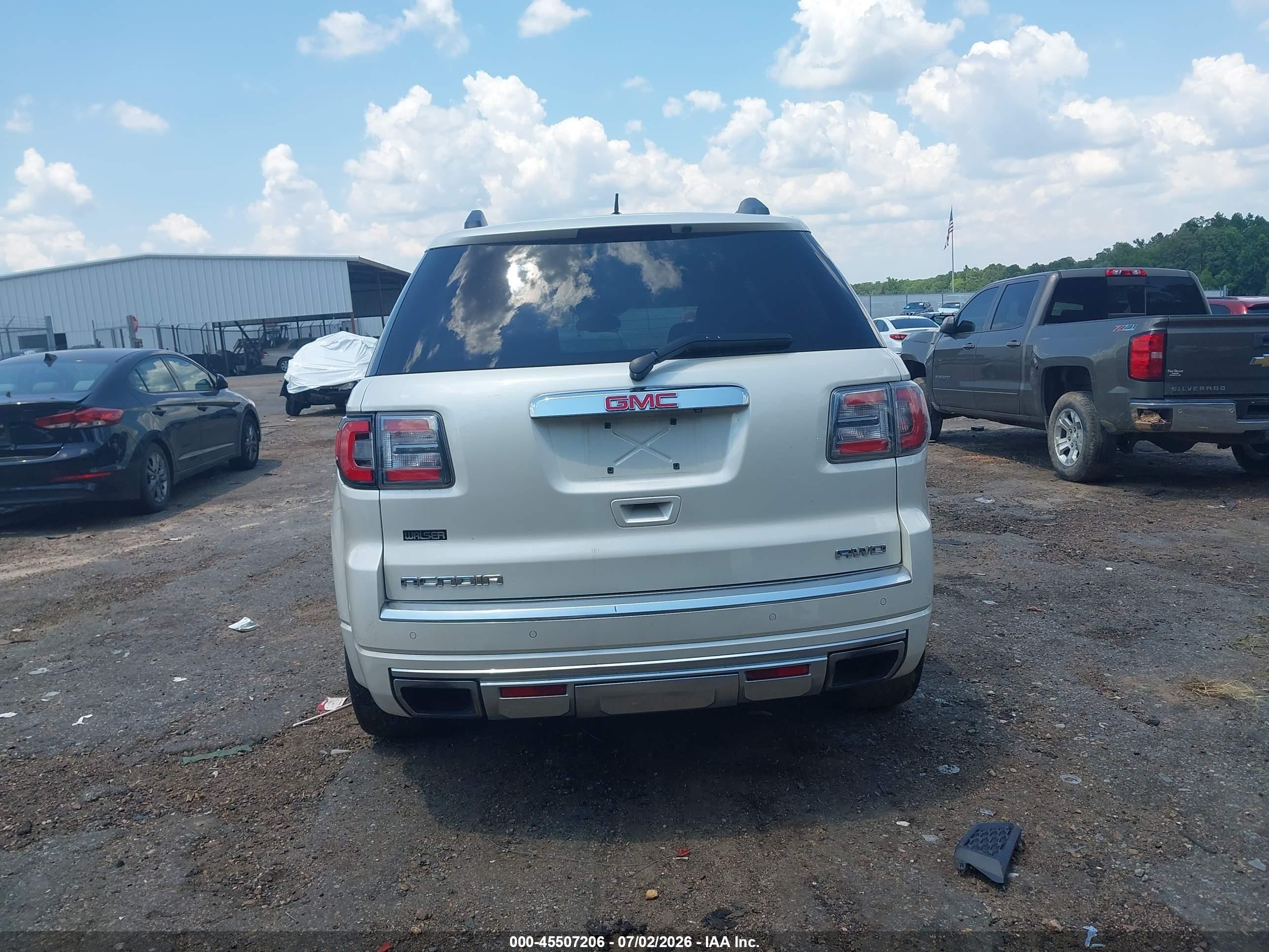 2013 Gmc Acadia Denali White vin: 1GKKVTKD3DJ180915