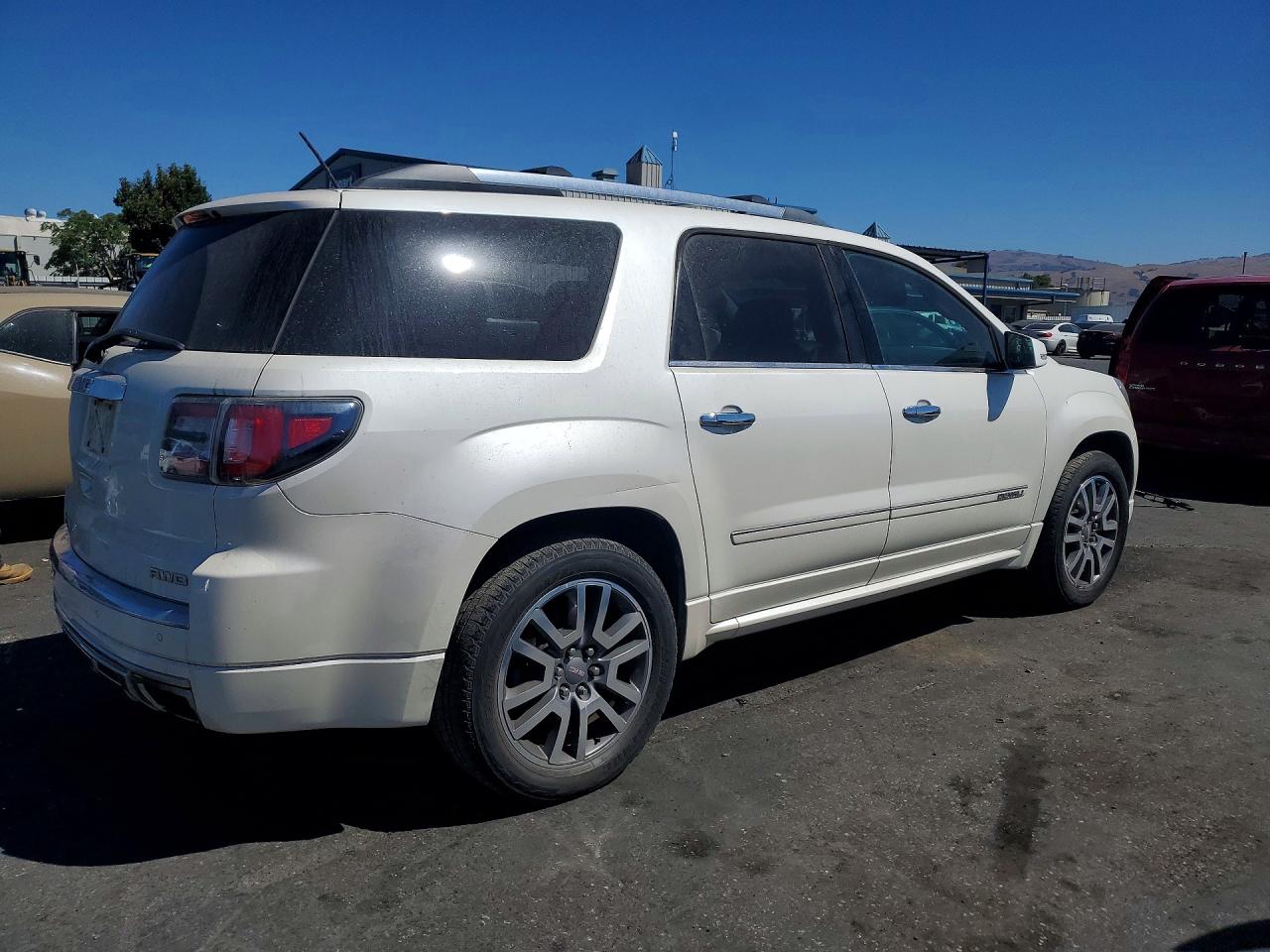 2014 Gmc Acadia Denali White vin: 1GKKVTKD3EJ255789