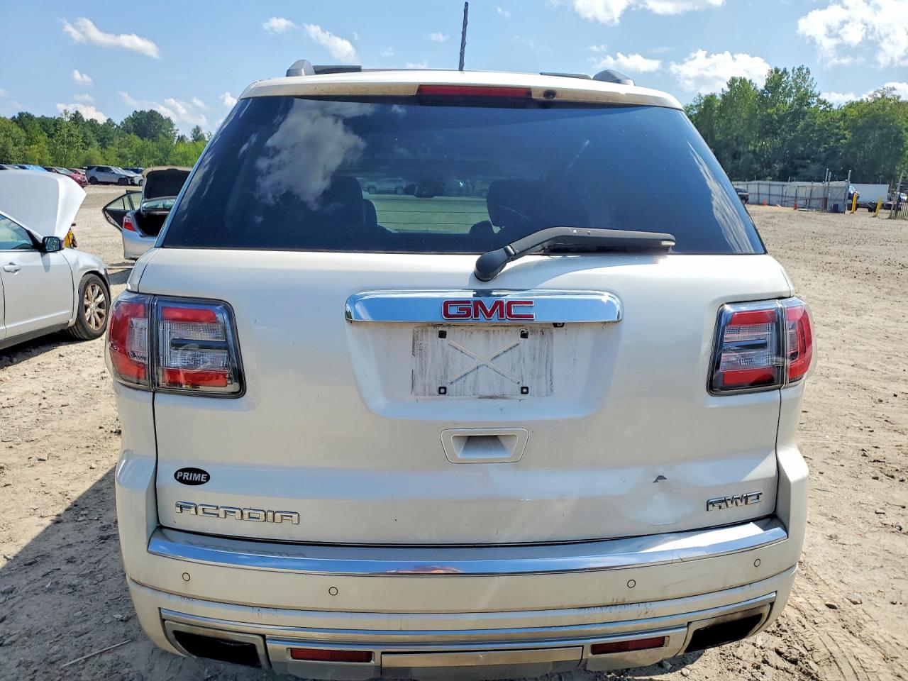 2014 Gmc Acadia Denali White vin: 1GKKVTKD3EJ266775
