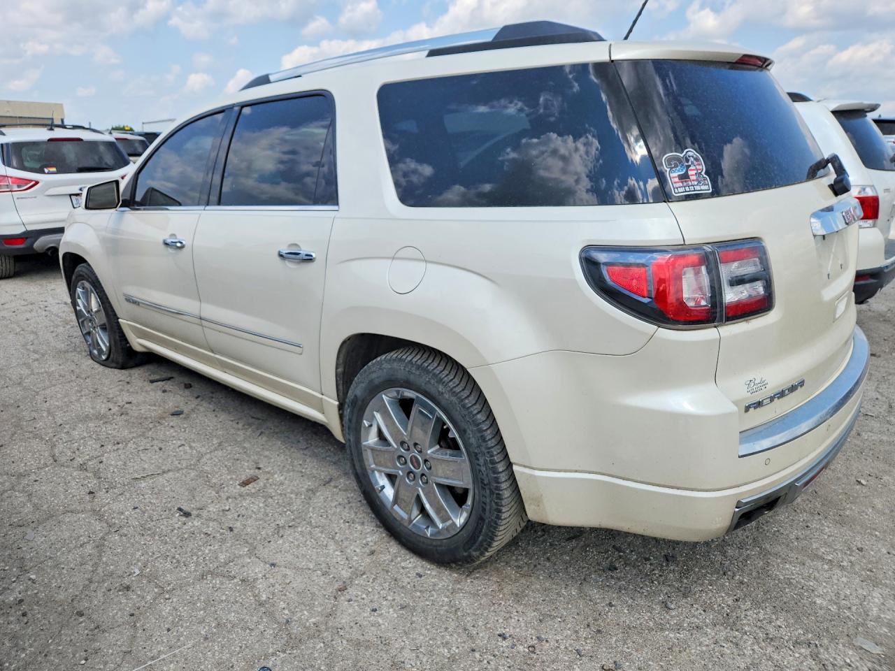 2015 Gmc Acadia Denali Cream vin: 1GKKVTKDXFJ265379