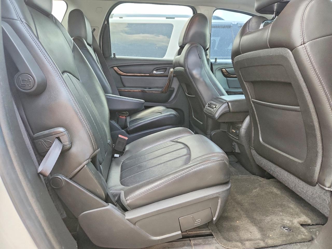 2015 Gmc Acadia Denali Cream vin: 1GKKVTKDXFJ265379