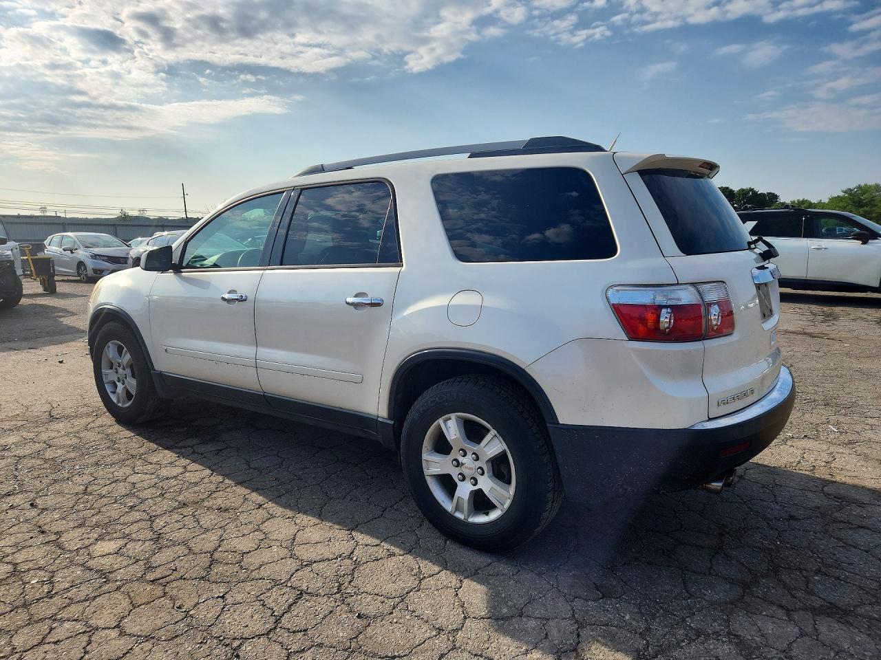 2010 Gmc Acadia Sl White vin: 1GKLRKED8AJ165417